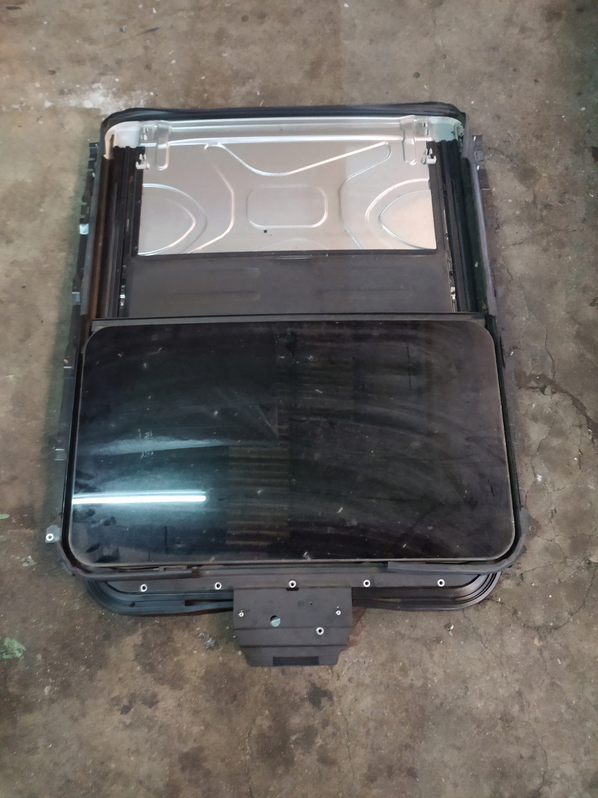 BMW X5 E53 люк у даху