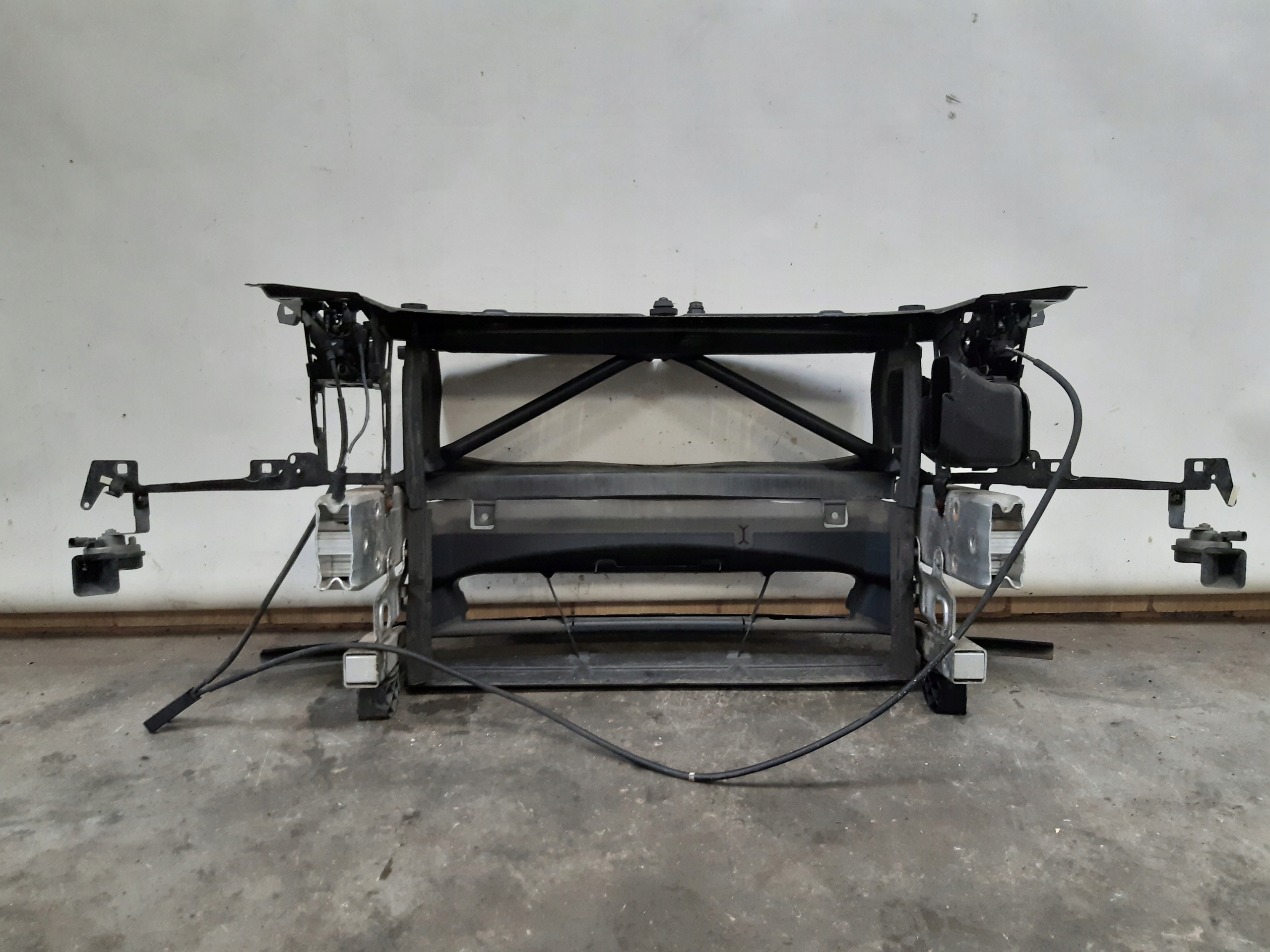 support panel for radiators pillar iron 7255414 BMW F20