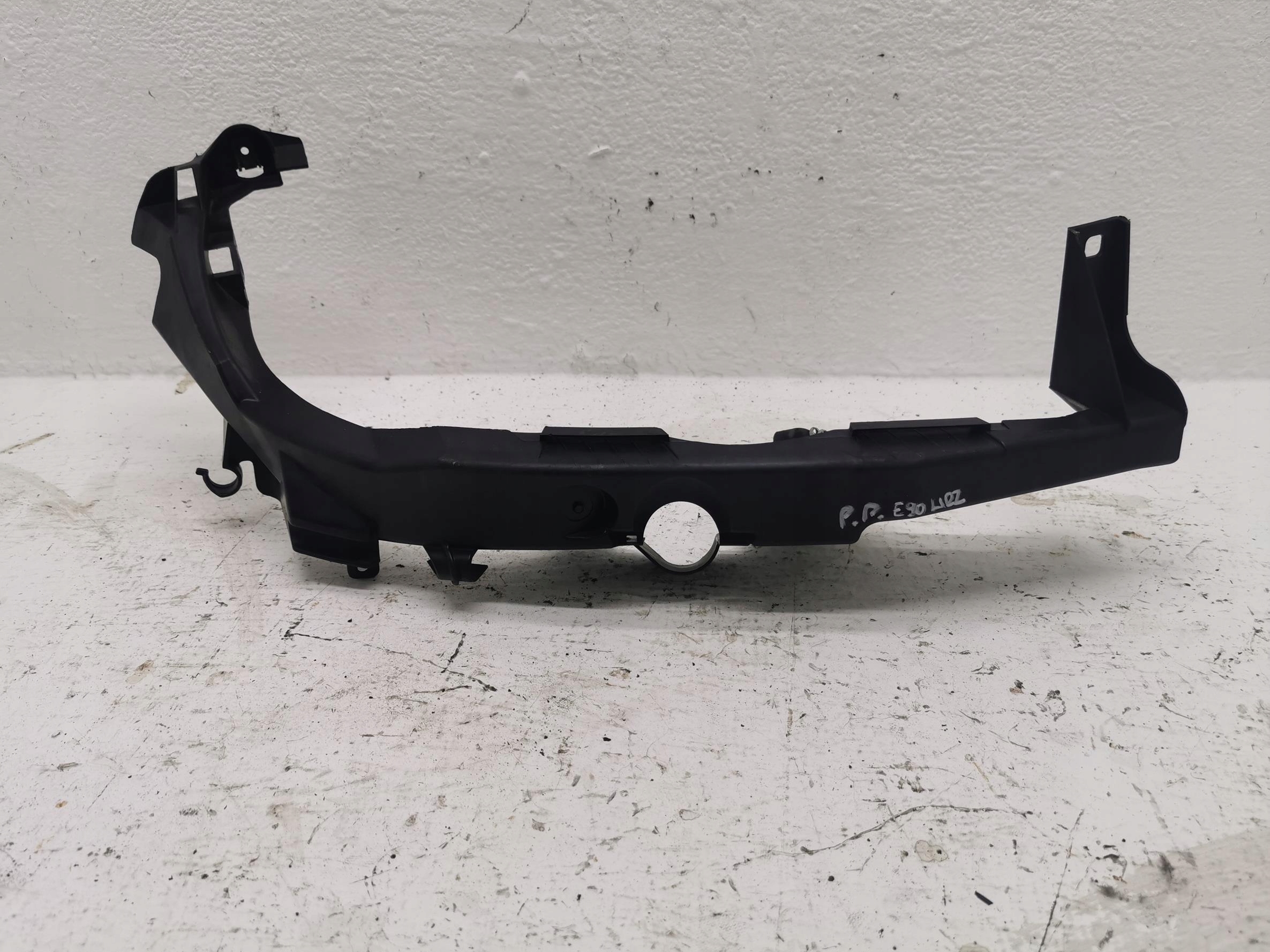 support lights right BMW SERIA 3 E90 E91 7116708