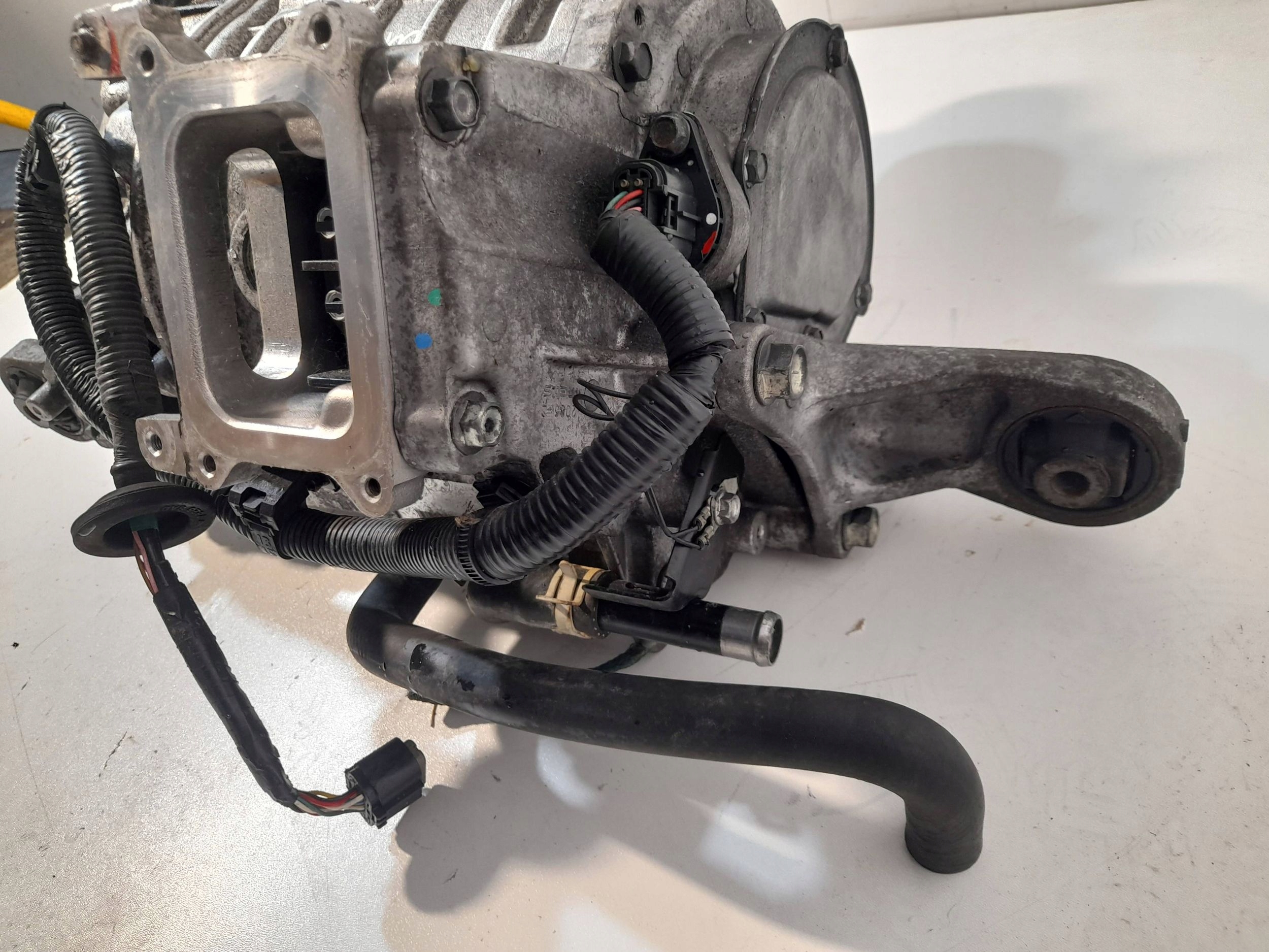 Mitsubishi Outlander PHEV differential diff rear (296)