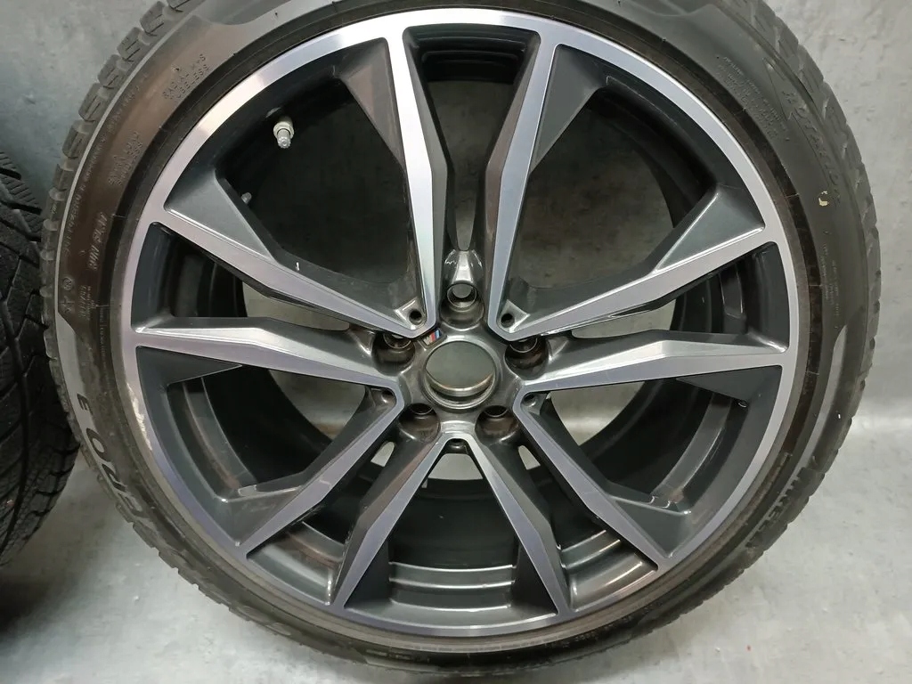 BMW F48 F49 FELGI Z OPONAMI ZIMA 225/45R19 M PAKI Rodzaj felg Aluminiowe
