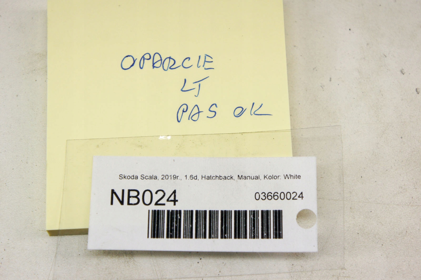 NB024 SKODA SCALA дивана левый зад HB