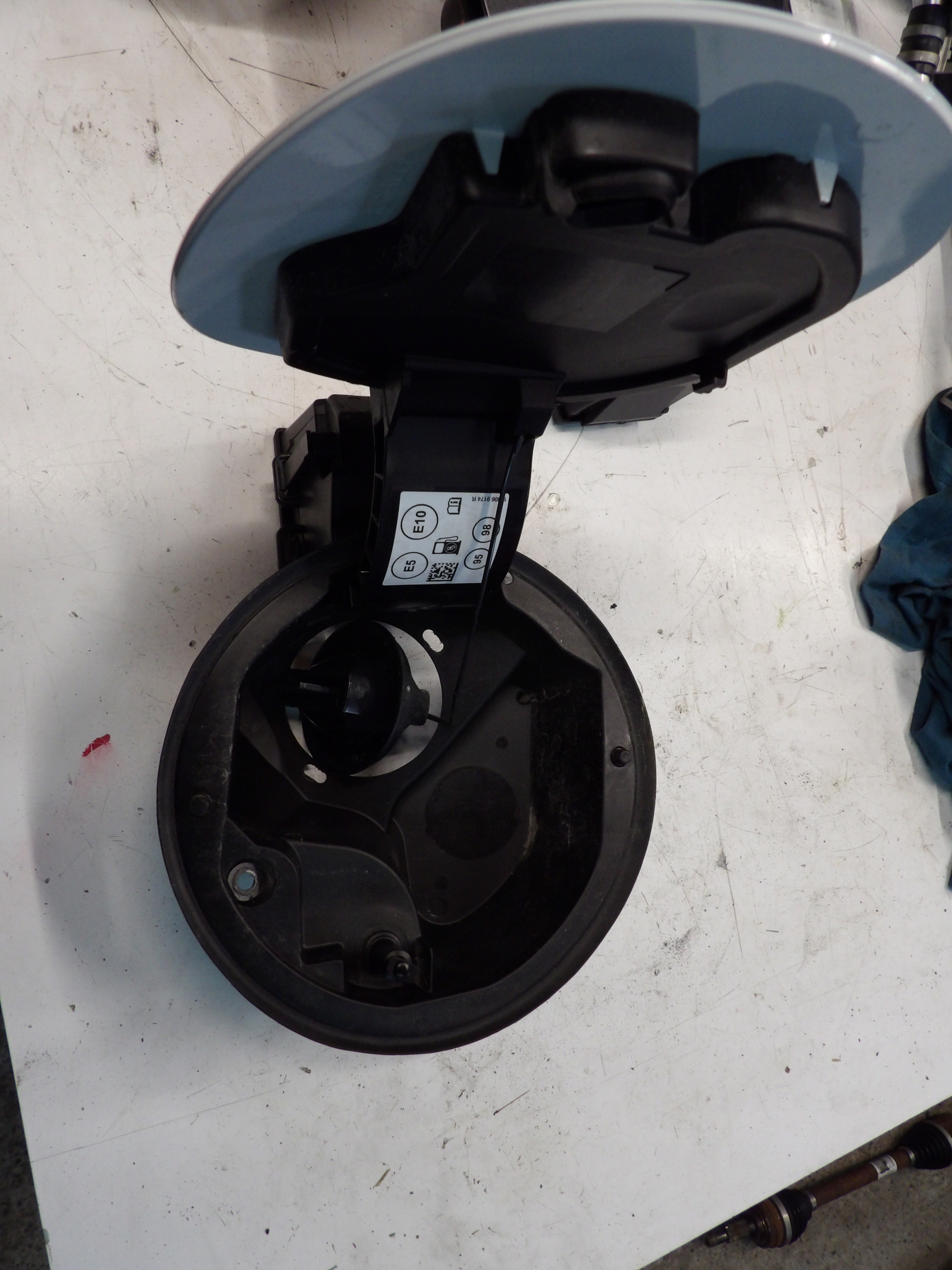 KLAPKA WLEWU PALIWA DV369 CLIO 5 V LIFT Producent części Renault OE