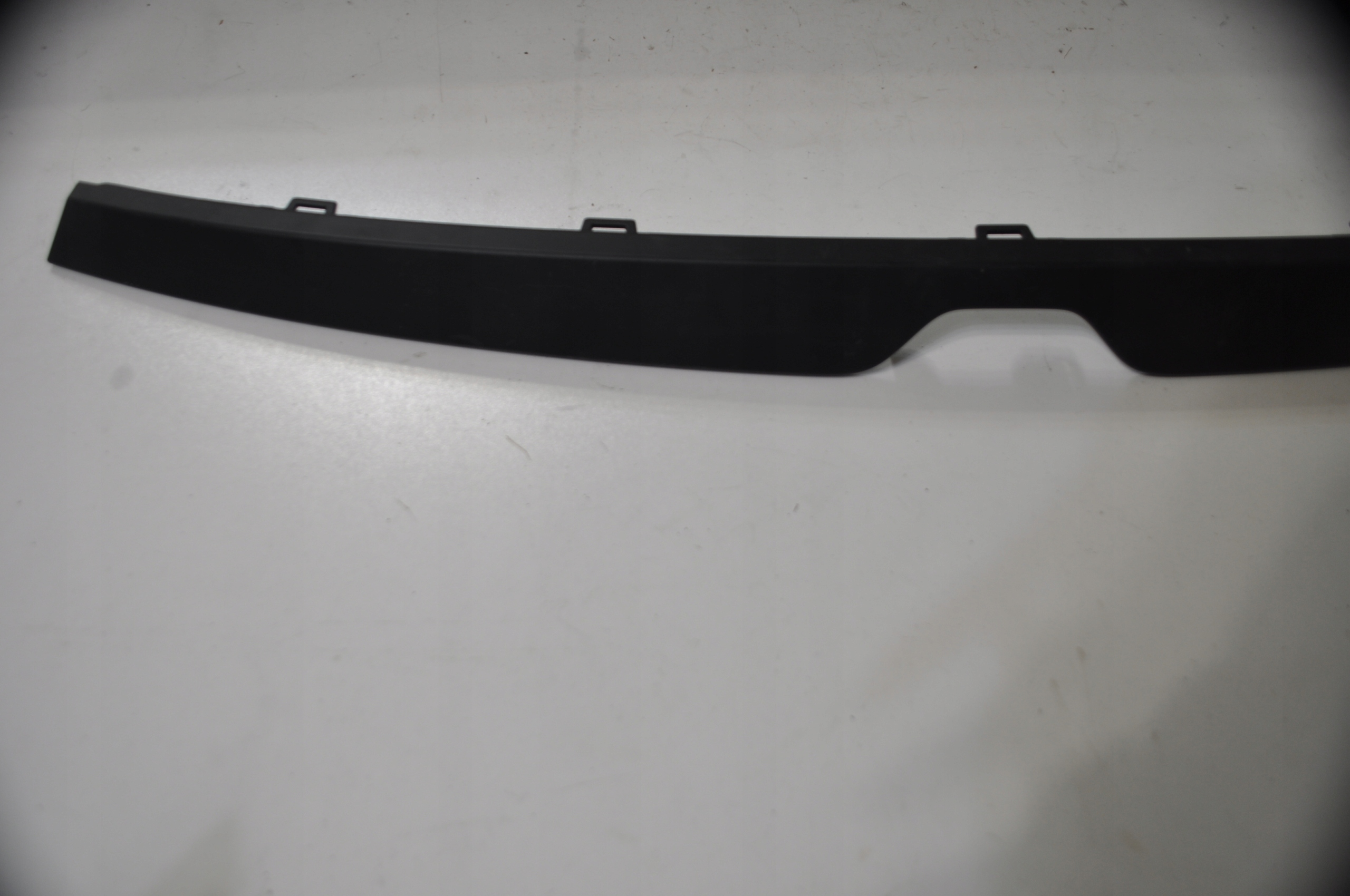 молдинг на решетка радиатора Dacia DOKKER LODGY