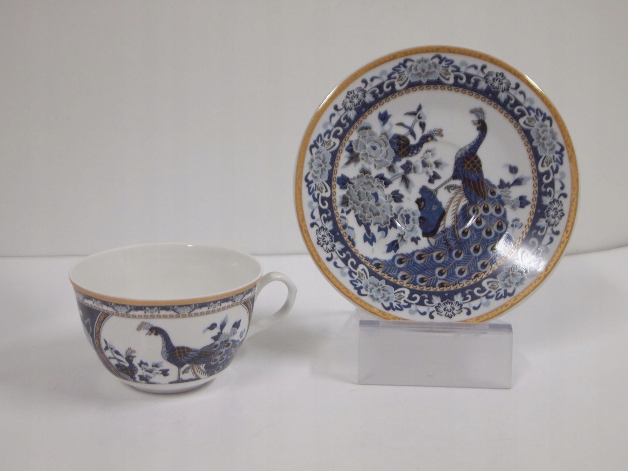 Zestaw 2 FILIŻANKI+ 2 SPODKI PAW NIEBIESKI W PUDEŁKU Kolor niebieski wielokolorowy żółty