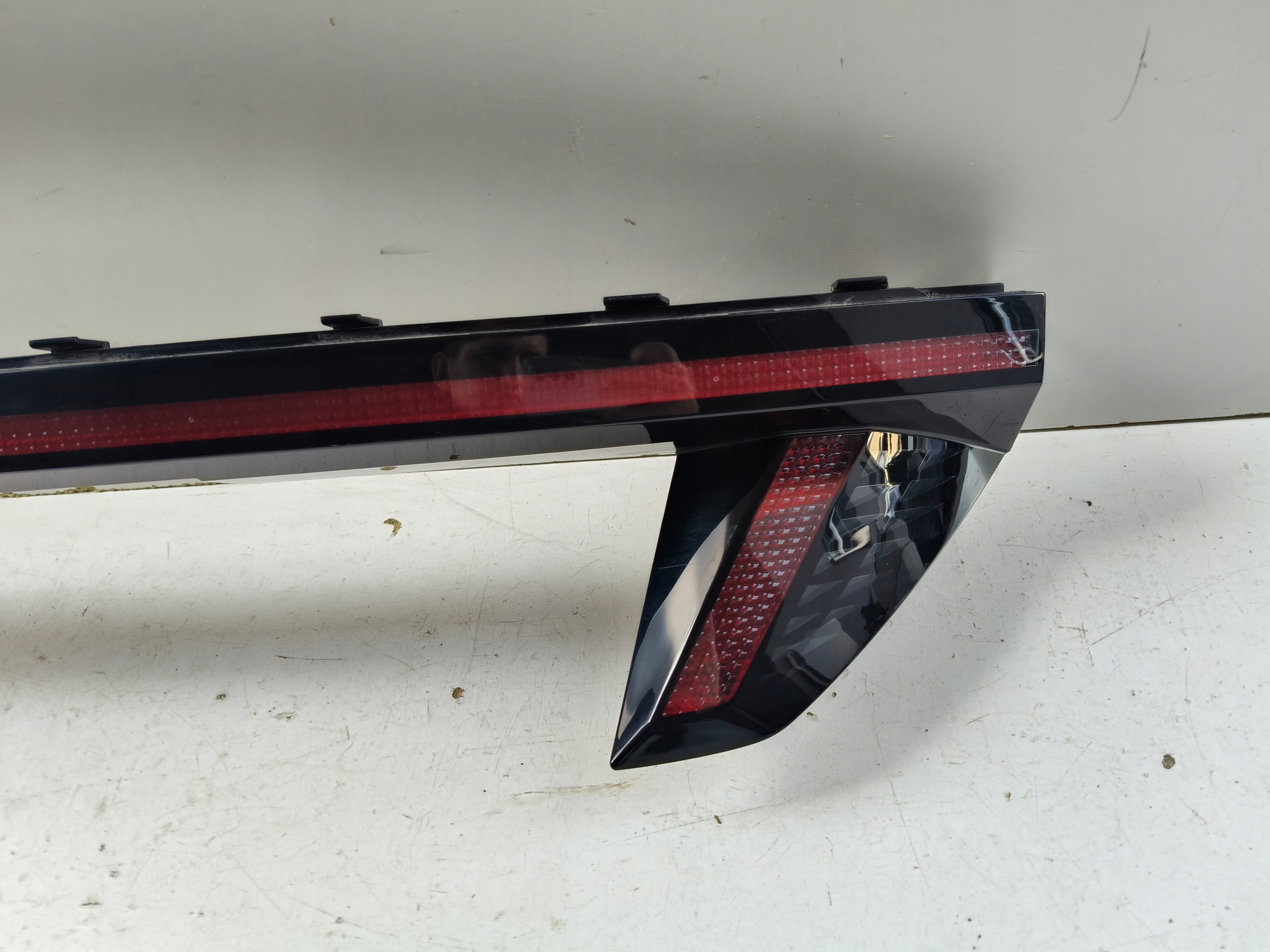 light rear cap bonnet HYUNDAI TUCSON IV 20- LED