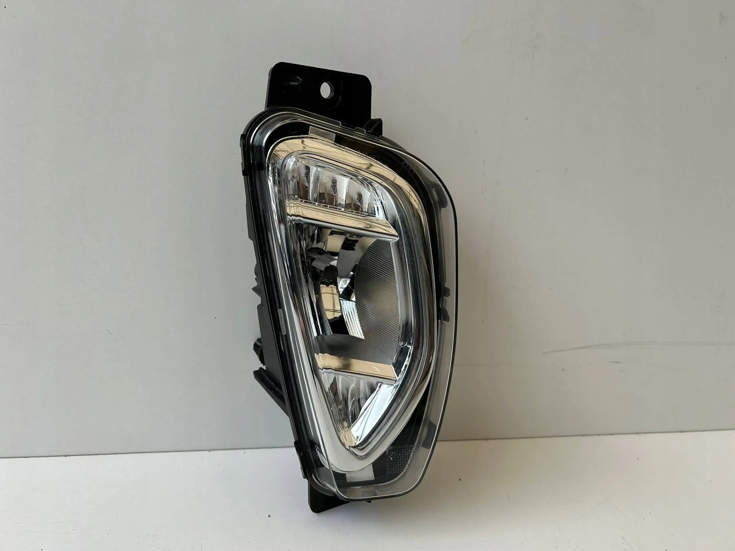FORD KUGA Escape MK3 ГАЛОГЕН правый led LJ6B-15A254-AC