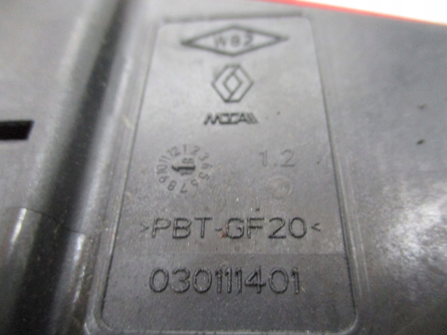 Klema BEZPIECZNIK RENAULT 030111401 Typ samochodu Samochody osobowe