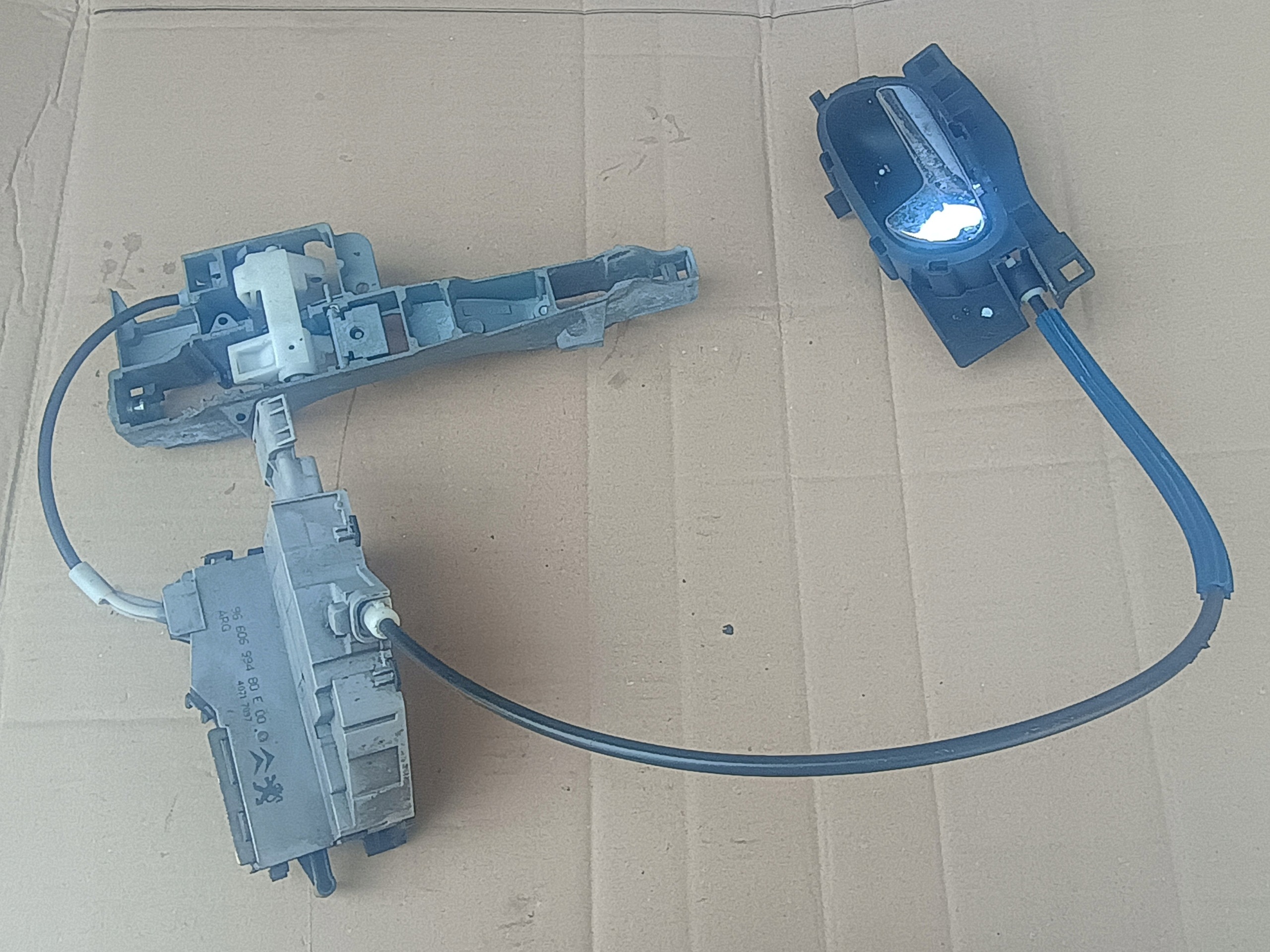 lock door left rear part 9660699480E PEUGEOT 407