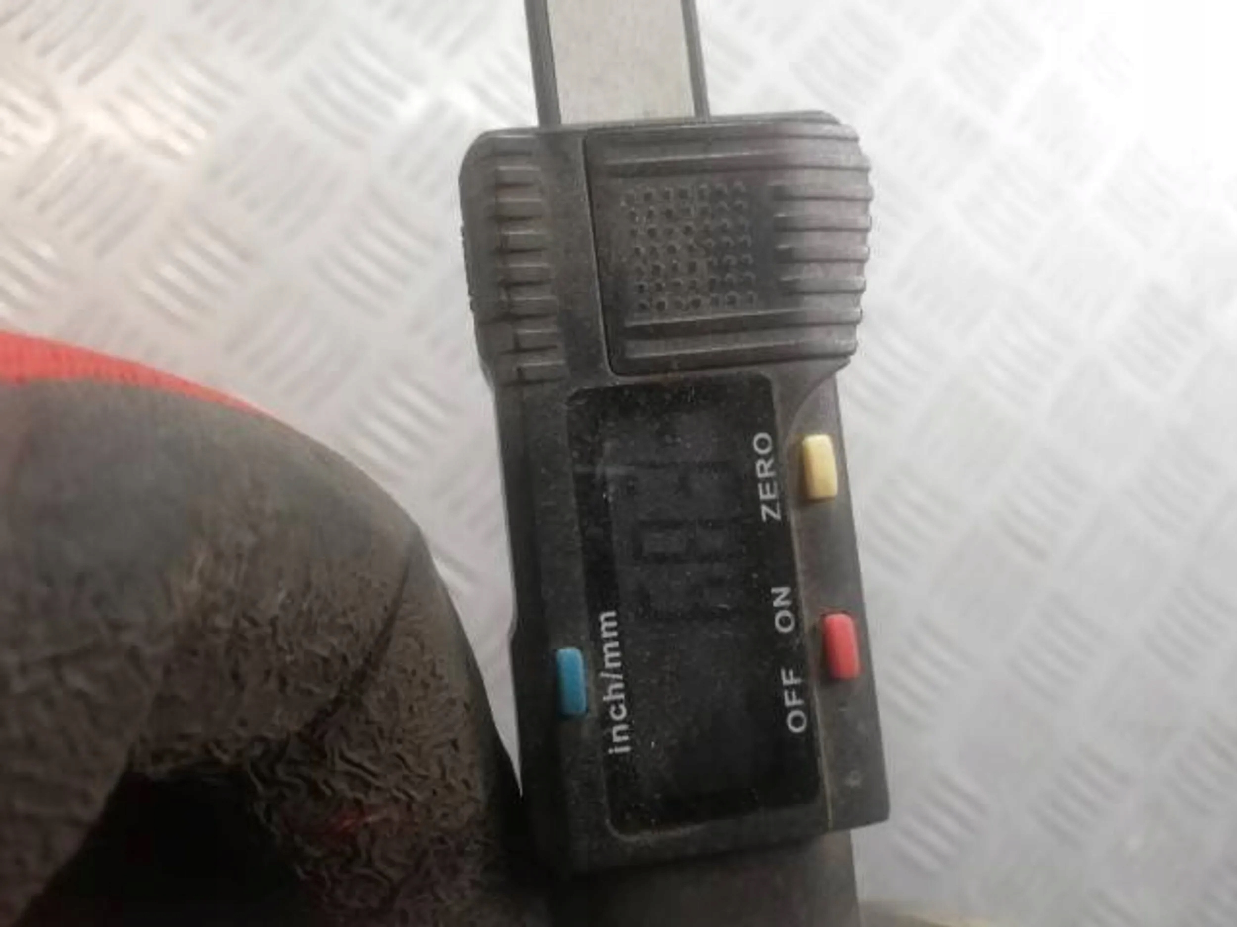 OPEL CORSA D FELGI ALUMINIOWE R16 OPONY Model Corsa D