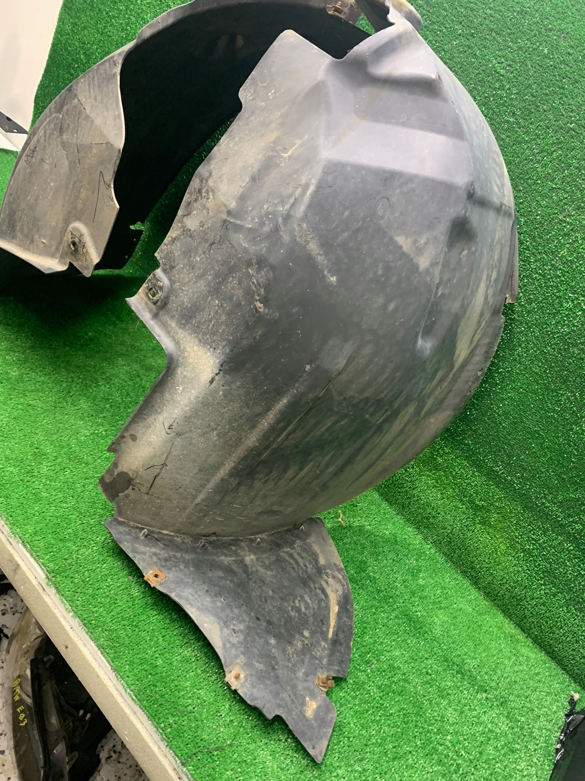 mudguard left front MERCEDES W251 A2518840922 A2518840522