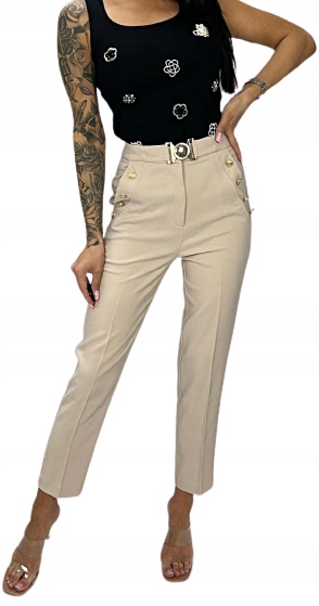 MD elegantní přiléhavé béžové knoflíky L