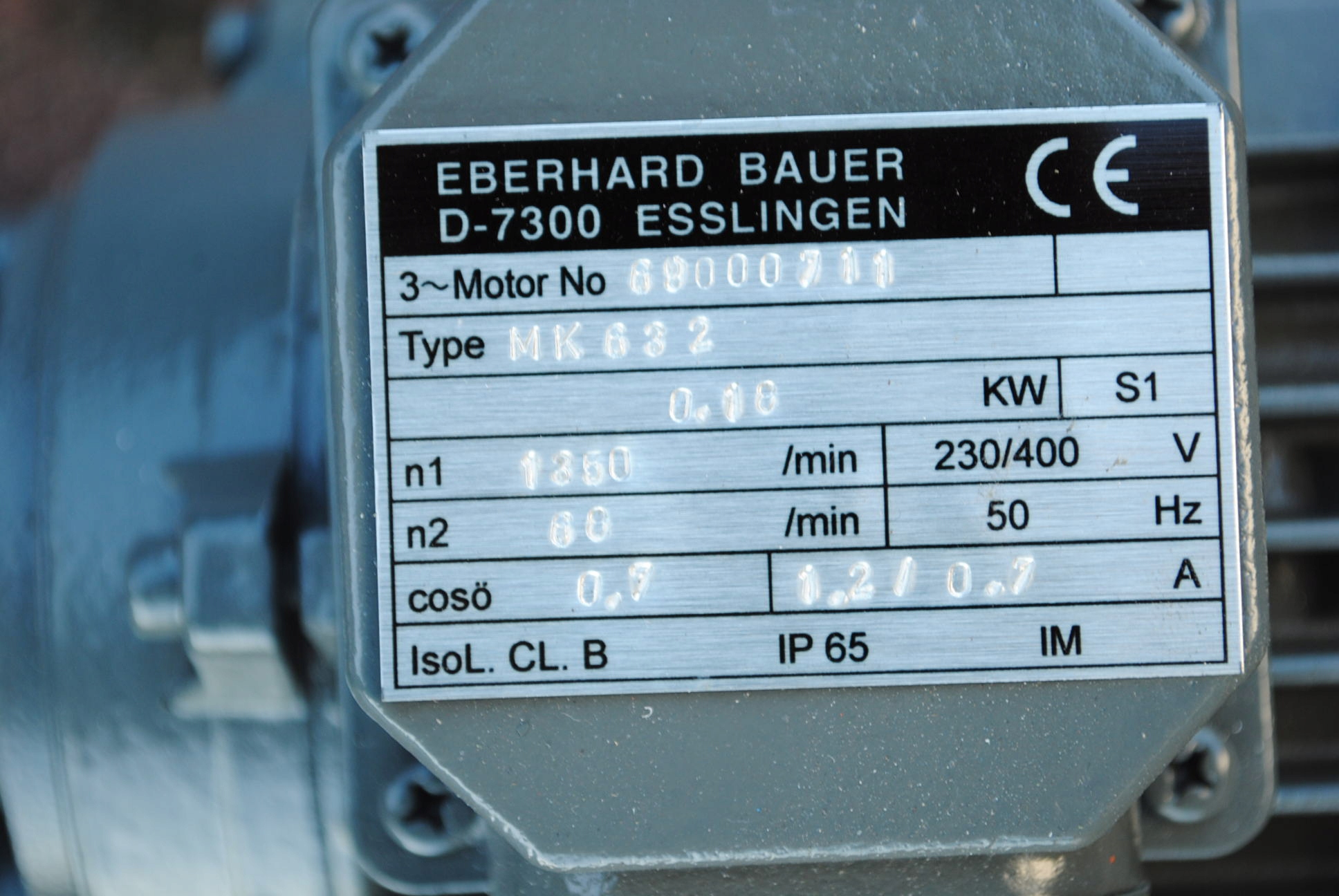 Motoreduktor kątowy 0.18kw. 68obr./min.. Model kątowy