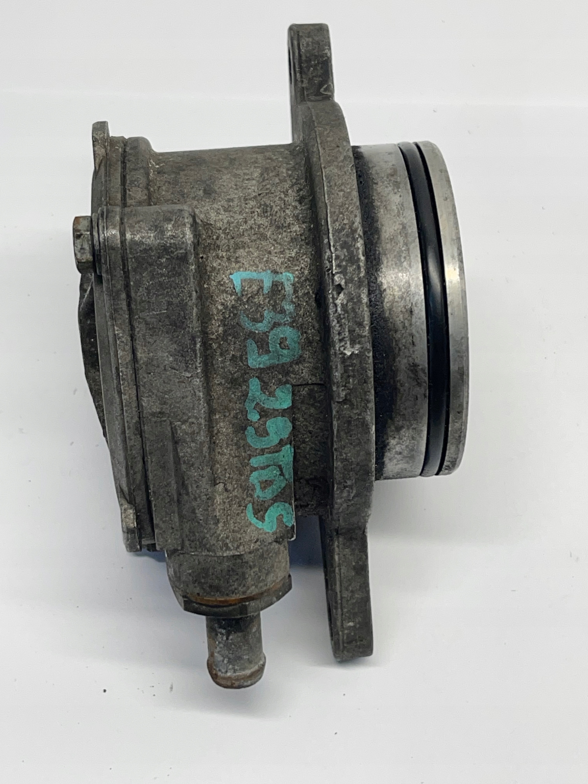 water pump BMW 2246128