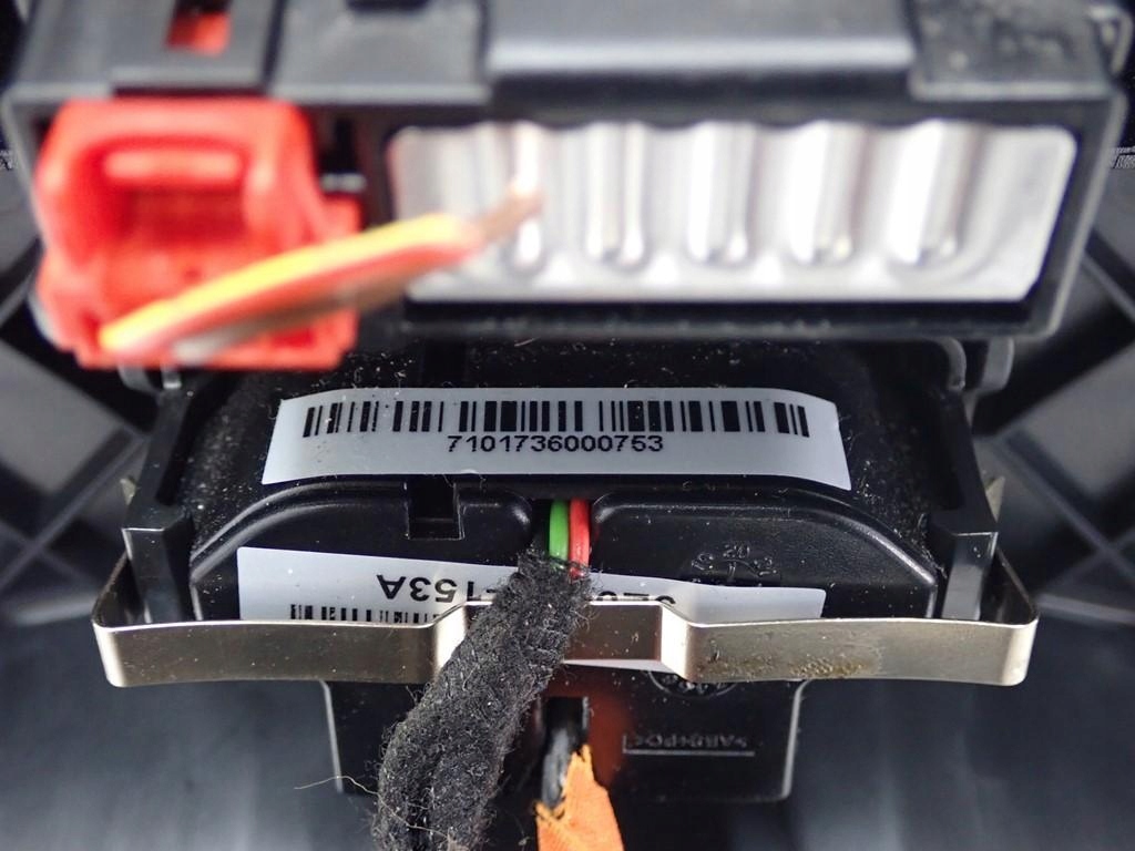 OSŁONA OBUDOWA TUNELU GNIAZDO USB NAPIĘCIA SKODA OCTAVIA III 5E 17R Numer katalogowy oryginału LIFT TUNEL