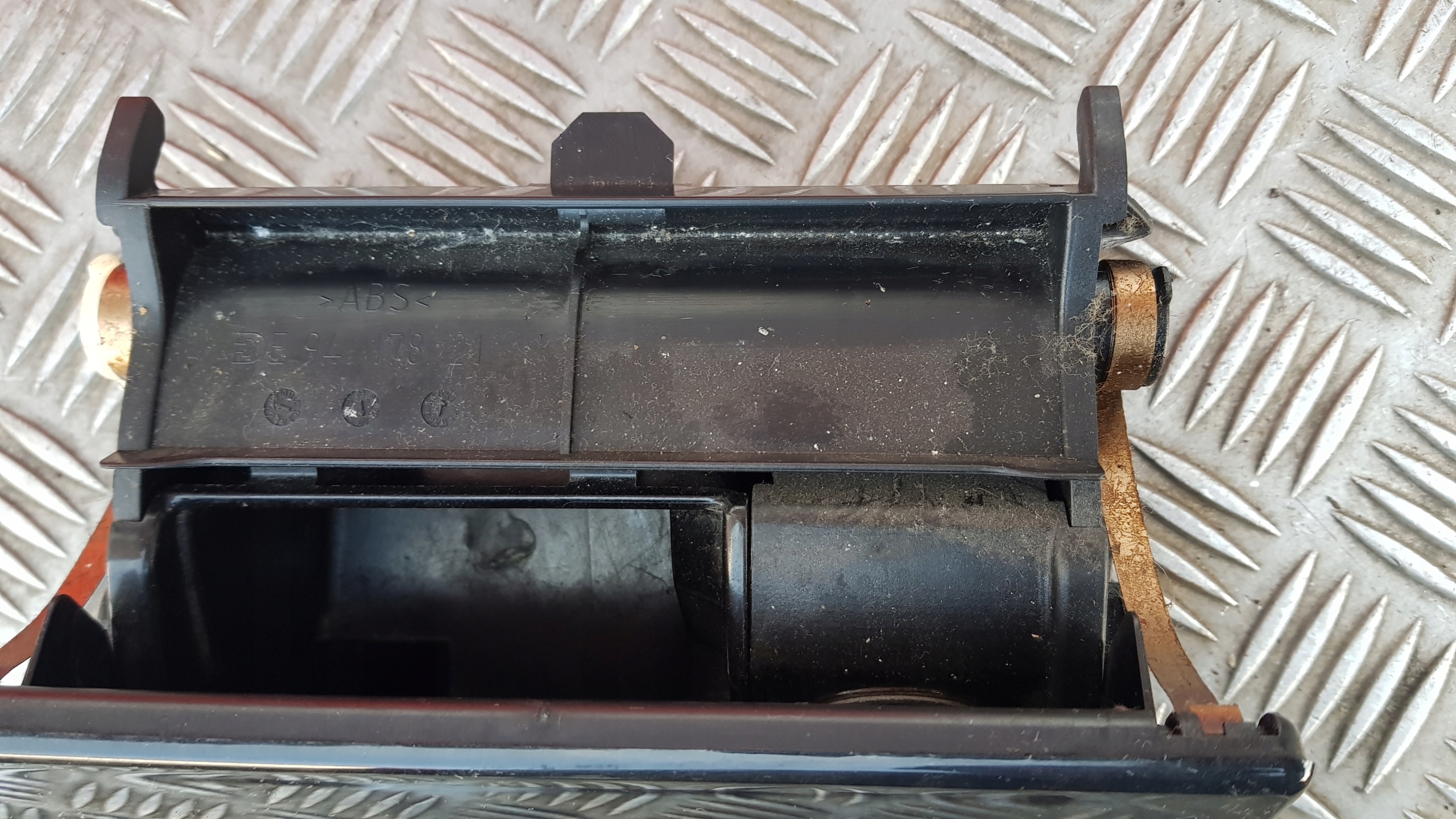 MERCEDES W208 Cendrier PANEL 2088100401