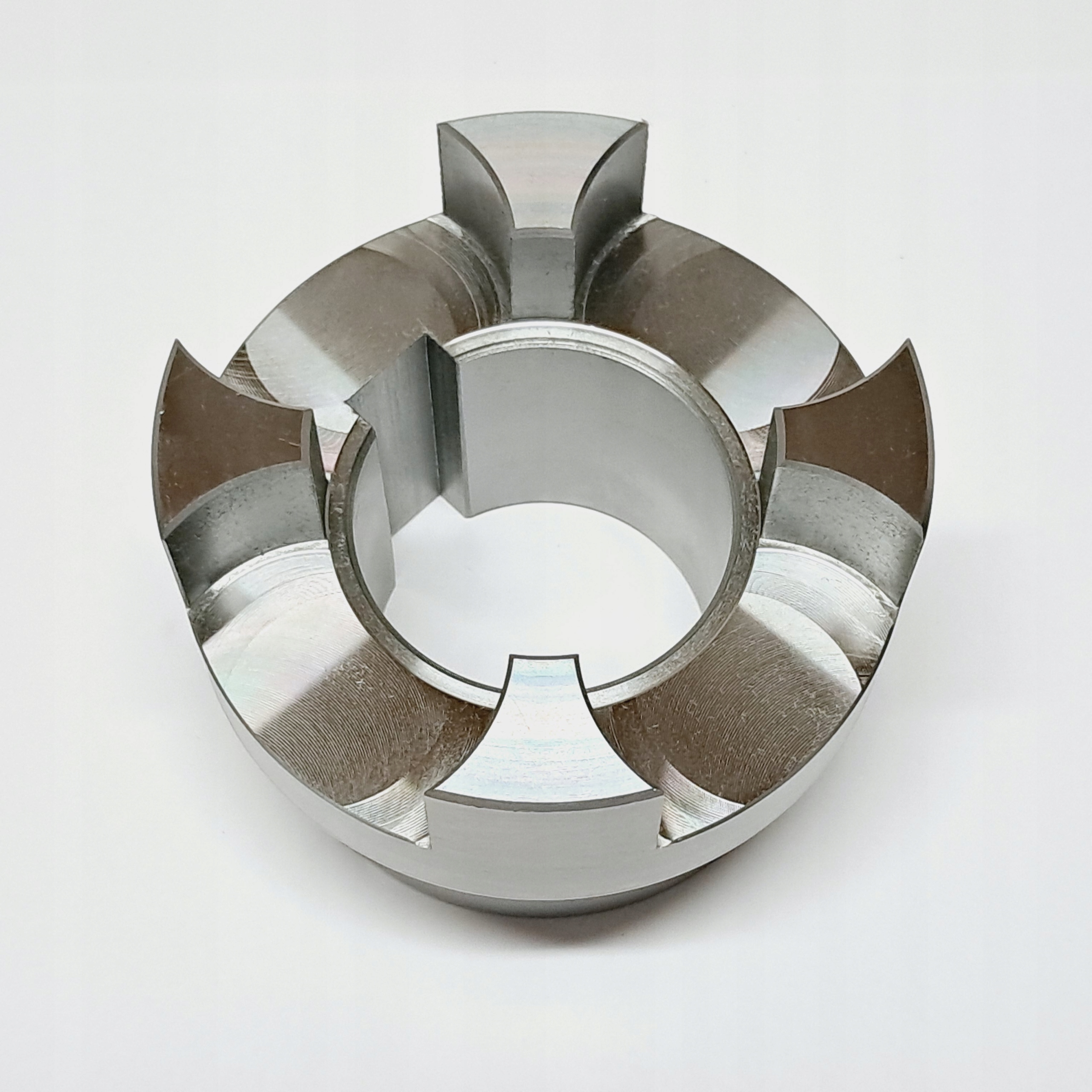 Spojka průměru 105 mm s otvorem fi55 w16 polovina fi105 L140