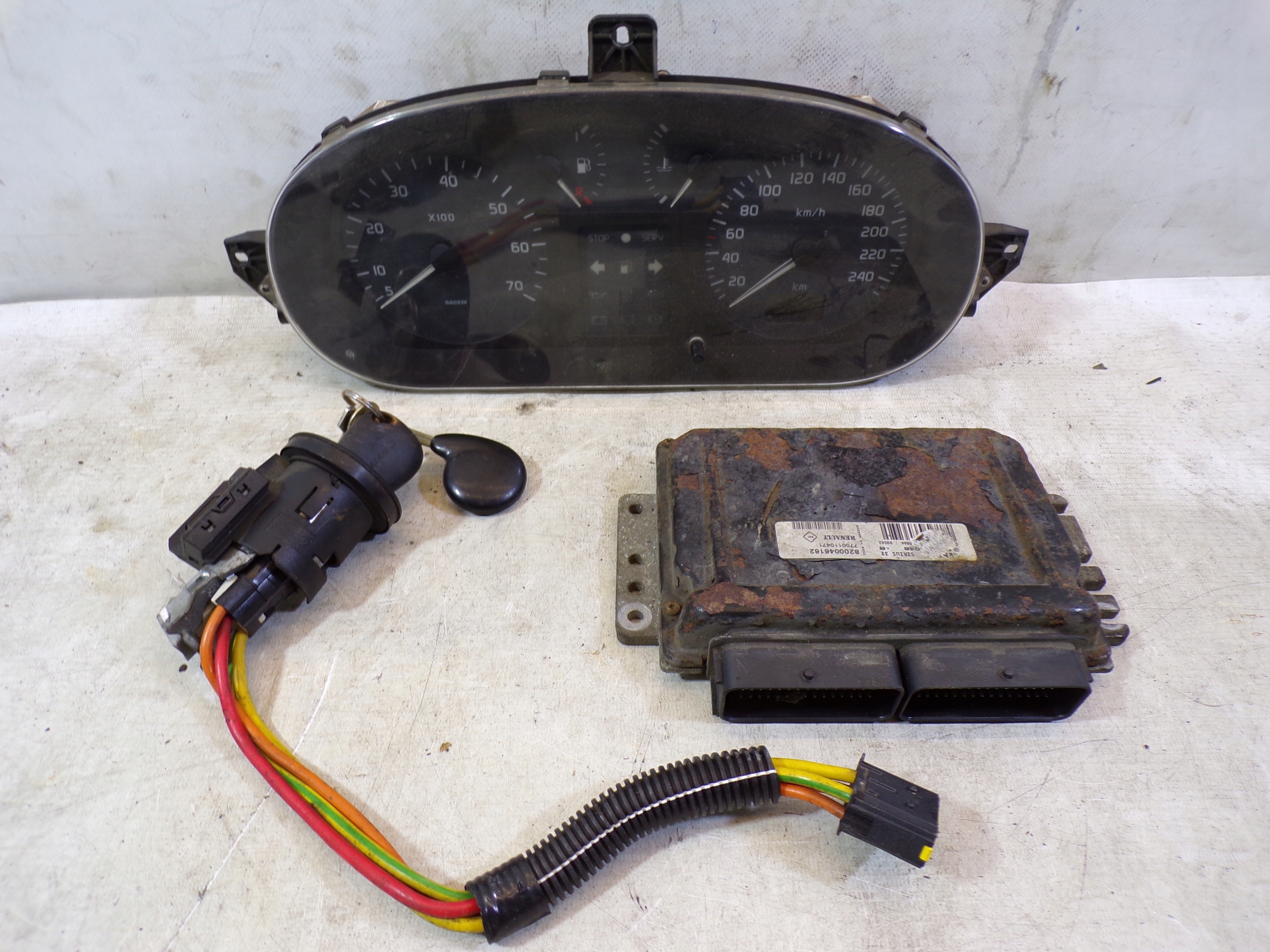 Montaggio STARTOWY RENAULT MEGANE 2 II 1.4 8200046162