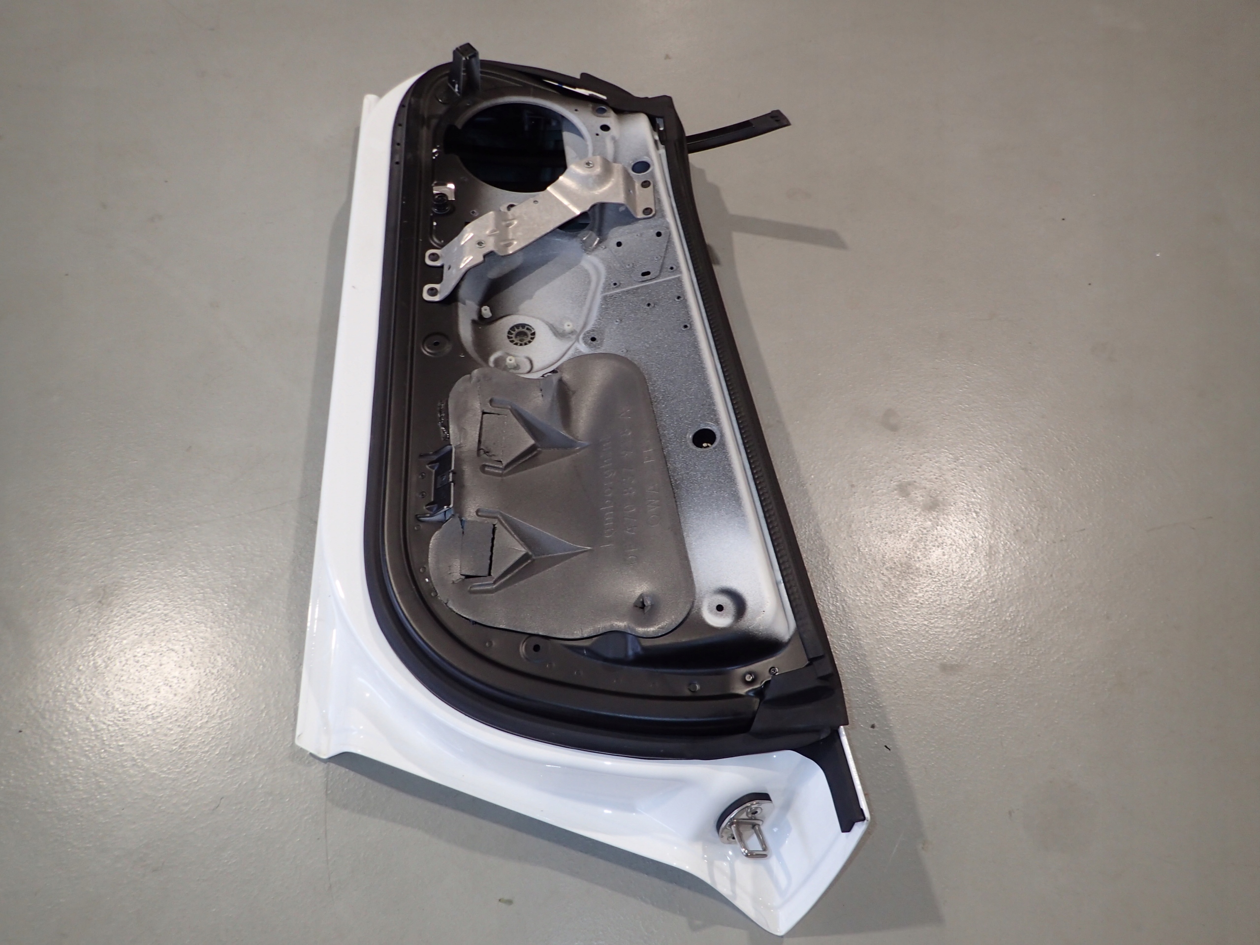 LAMBORGHINI AVENTADOR LP700 DRZWI PRZÓD PRZEDNIE KOMPLETNE SZYBA PRAWE Jakość części (zgodnie z GVO) O - oryginał z logo producenta pojazdu (OE)