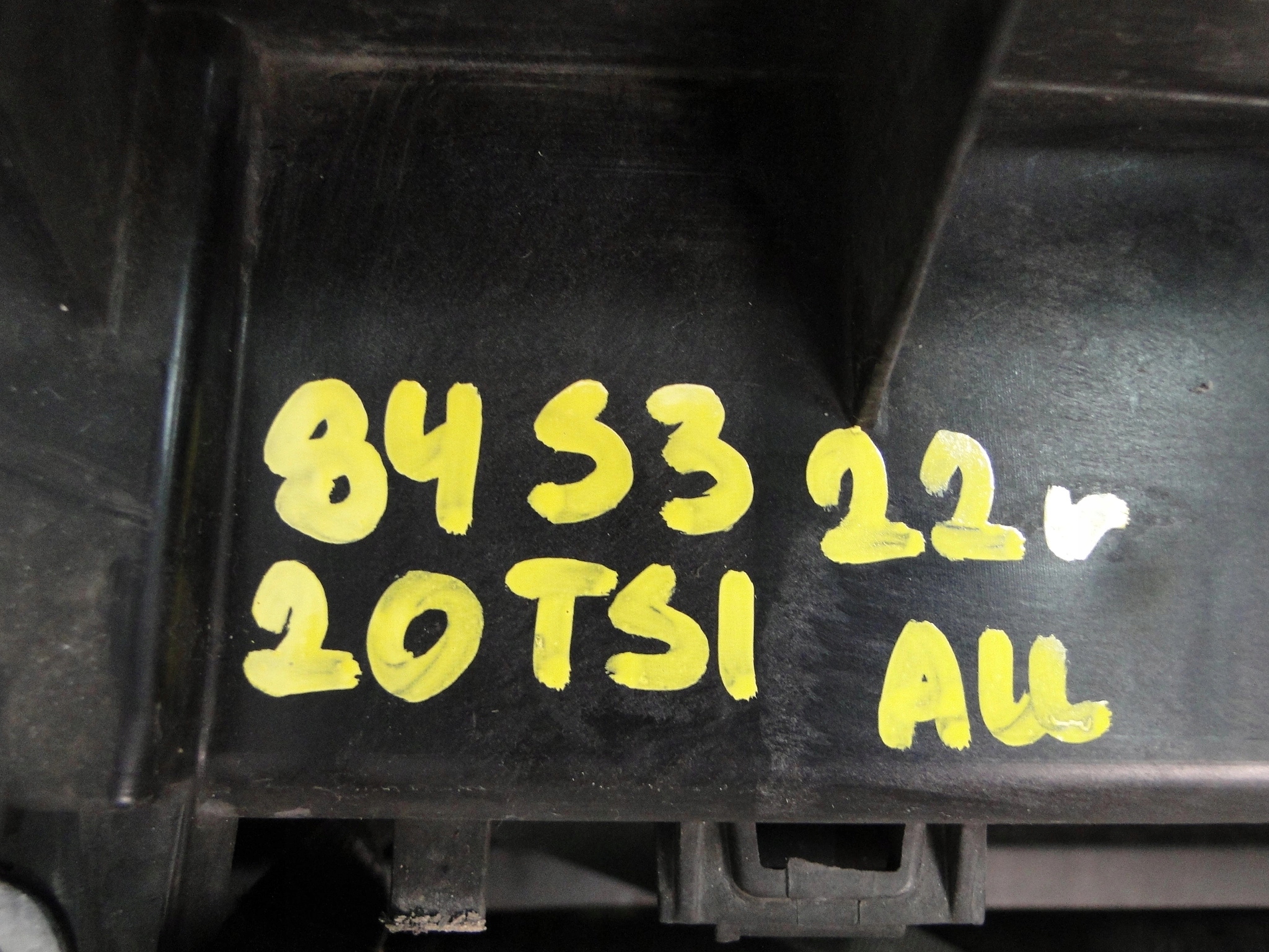 PAS PRZEDNI CHŁODNICE AUDI A3 S3 8Y0 2.0TFSI Numer katalogowy części PAS PRZEDNI CHŁODNICE AUDI A3 S3 8Y0 2.0TFSI