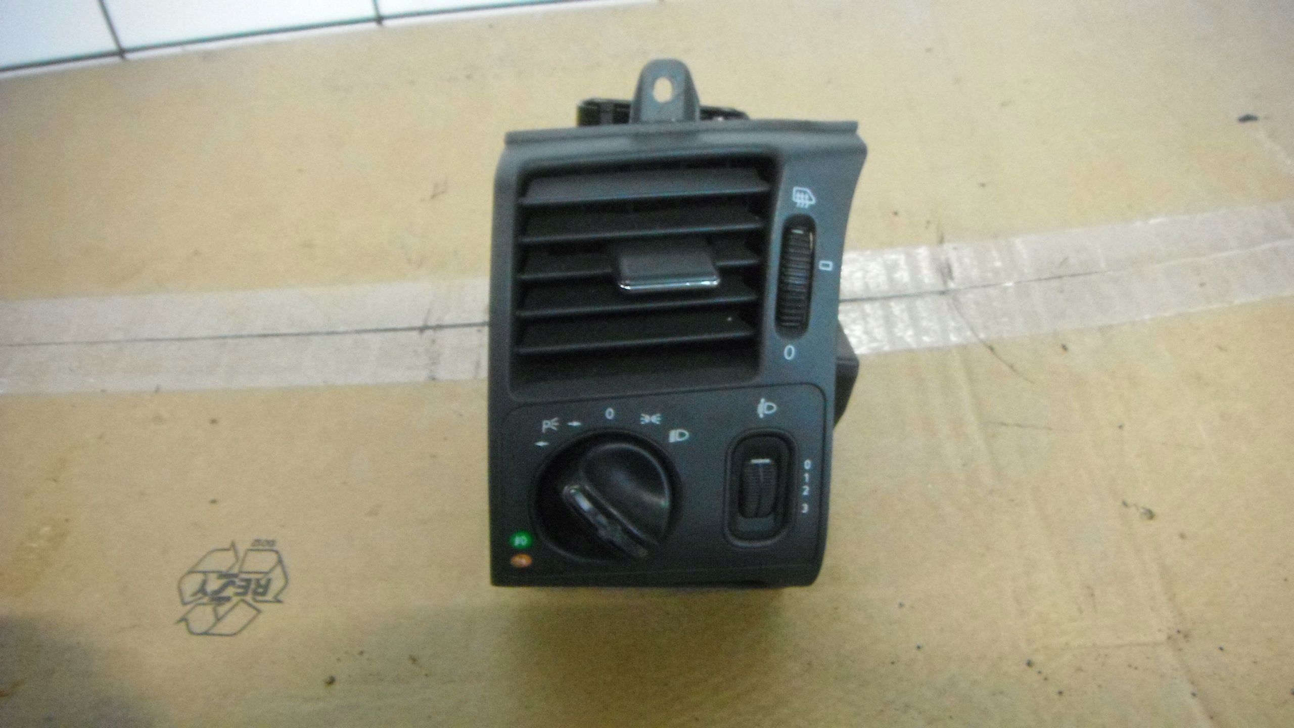 MERCEDES W210 95-02 PRZEŁĄCZNIK ŚWIATEŁ EU