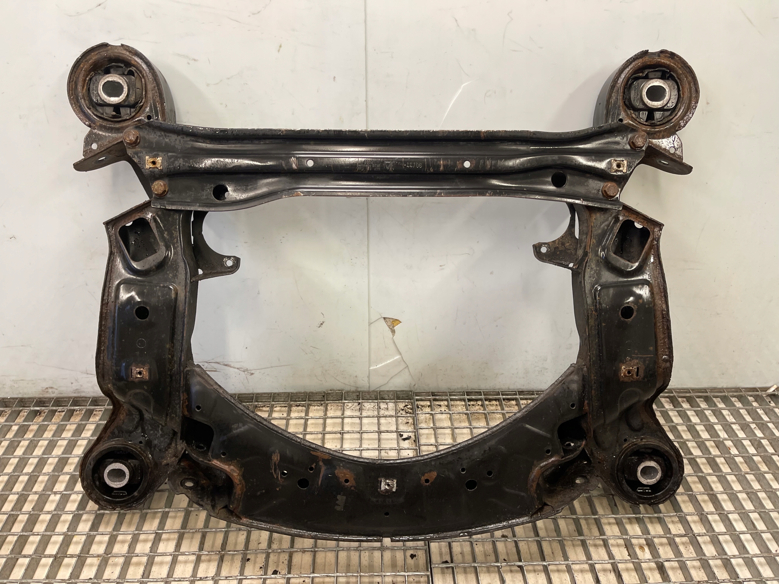 front sider axle beam axle beam AUDI A6 C6 2.7 3.0 TDI 4F0399313M