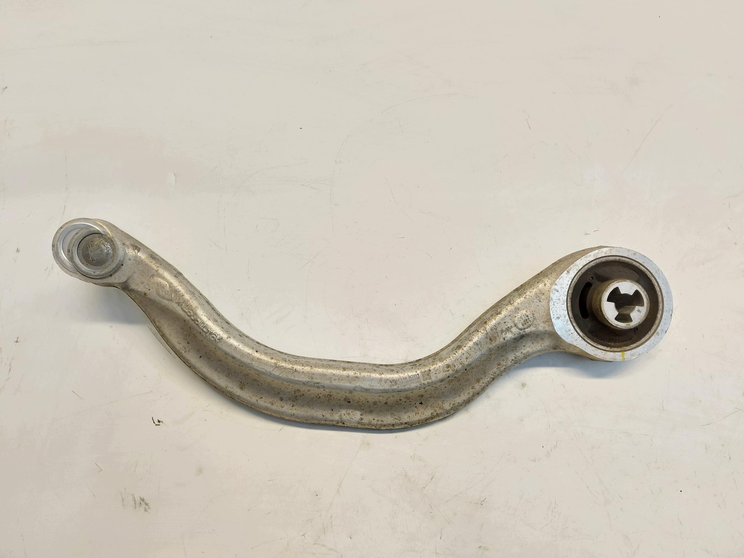 TESLA MODEL Y 2024r arm right front 1044359-00-A