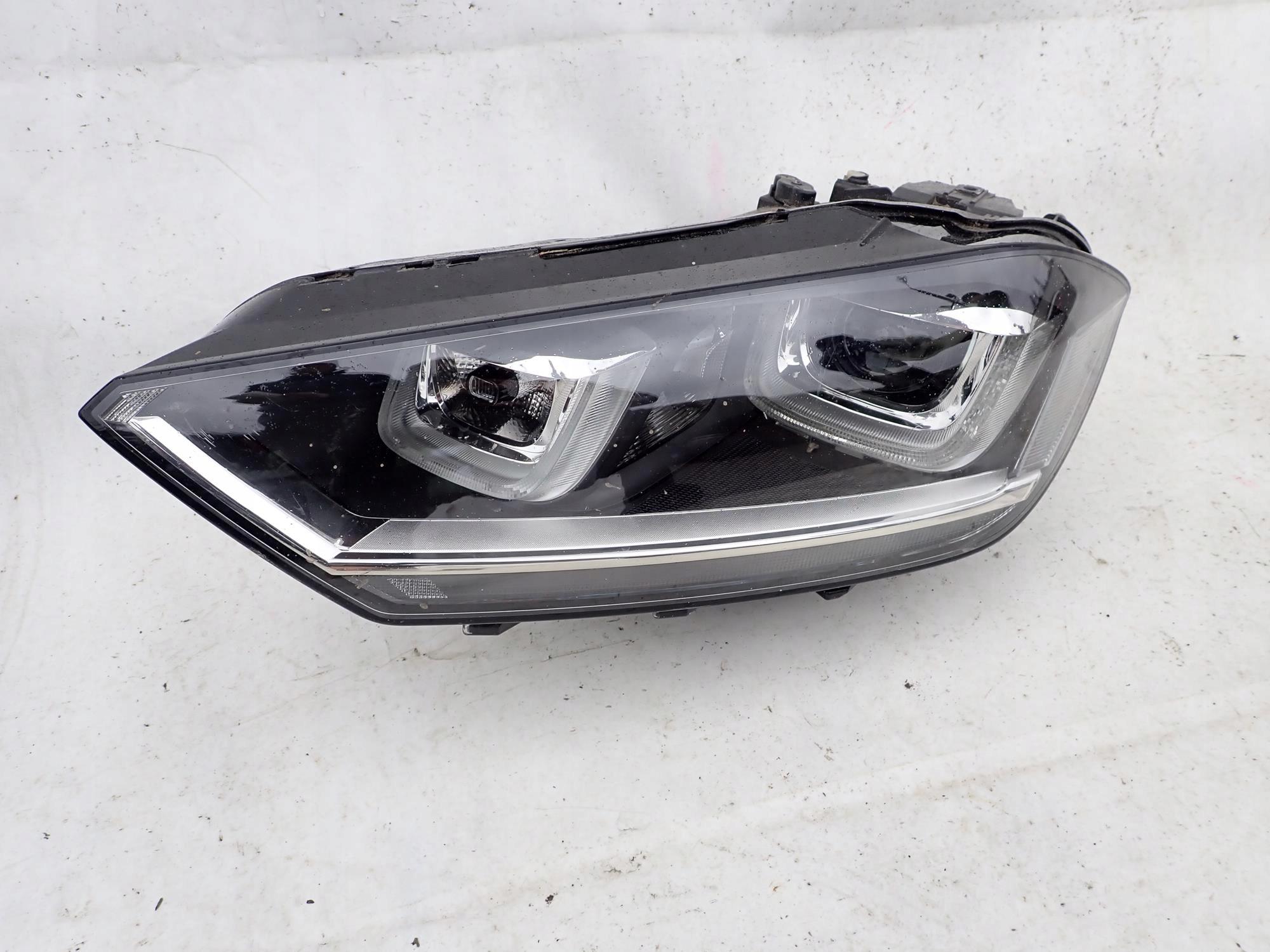 VW GOLF SPORTSVAN 14-18 light front left XENON