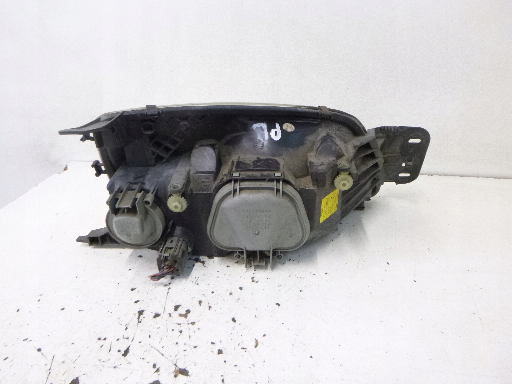 light front left Ford Fiesta MK 4 2000r. 0301173301