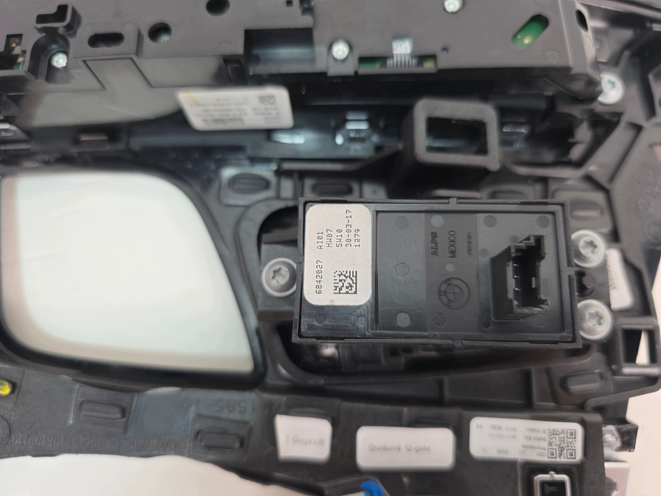 PANEL DEKOR console moyen bouton BMW G32 683953