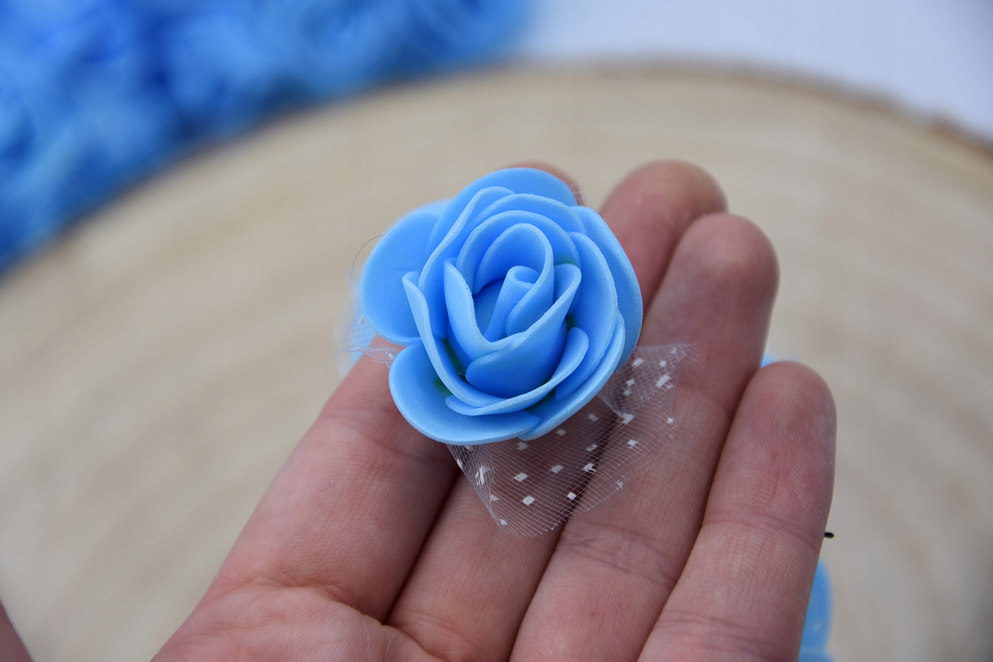 PIANKOWE RÓŻYCZKI RÓŻE KWIATKI DUŻE NIEBIESKIE 72szt Marka inna