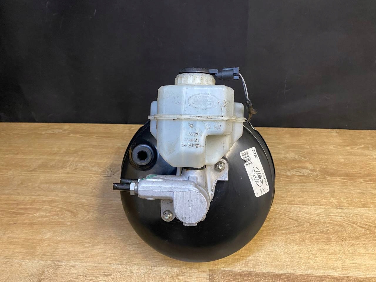 SERWO ZBIORNICZEK HAMULCOWY RANGE ROVER VOGUE L405 CPLA-2B195-DA