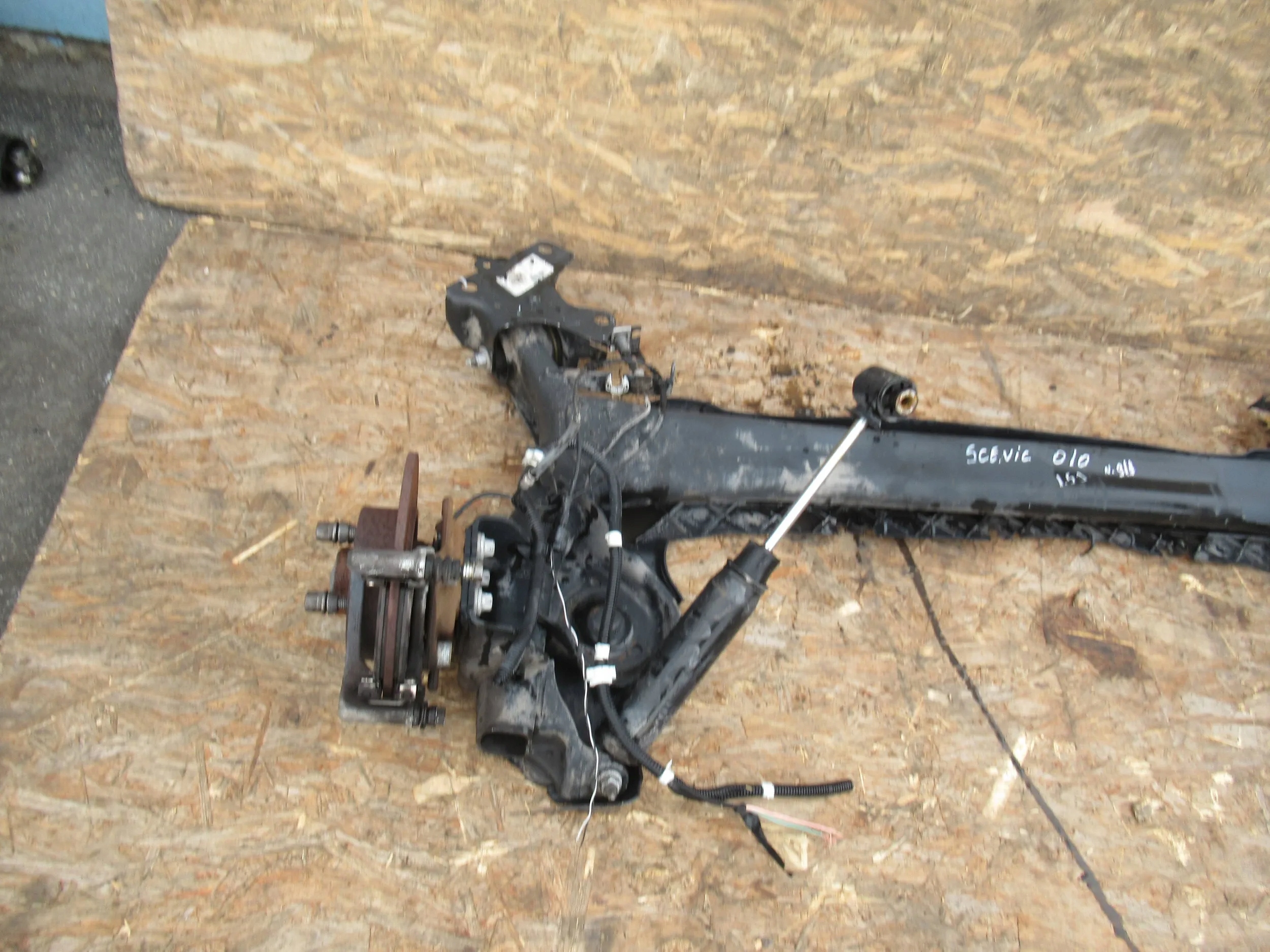 axis rear part Renault Scenic III 1.5DCI 09
