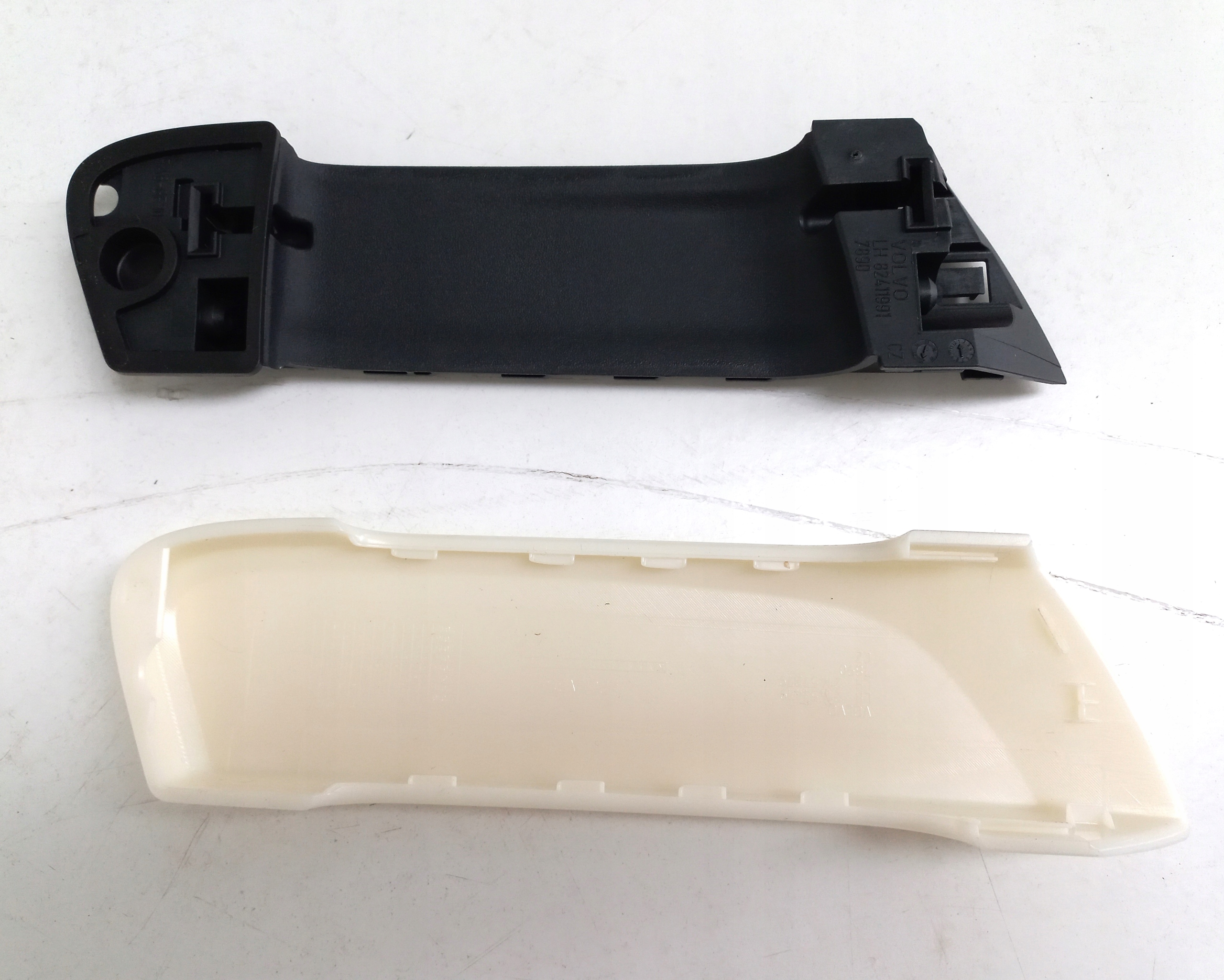 NOWA ORYGINAŁ KLAMKA DRZWI NAKŁADKA VOLVO FH 4 FH5 Jakość części (zgodnie z GVO) O - oryginał z logo producenta pojazdu (OE)