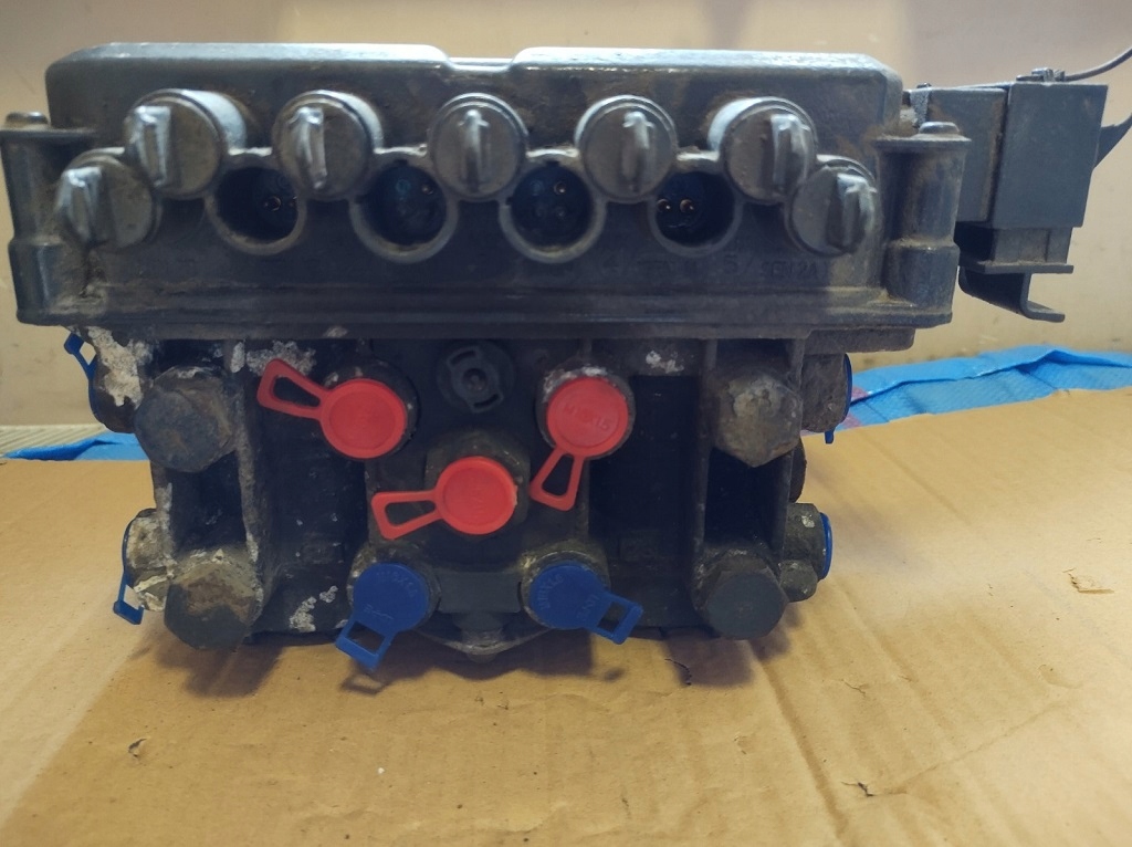 Клапан напівпричепа причепа EBS Haldex 950823008