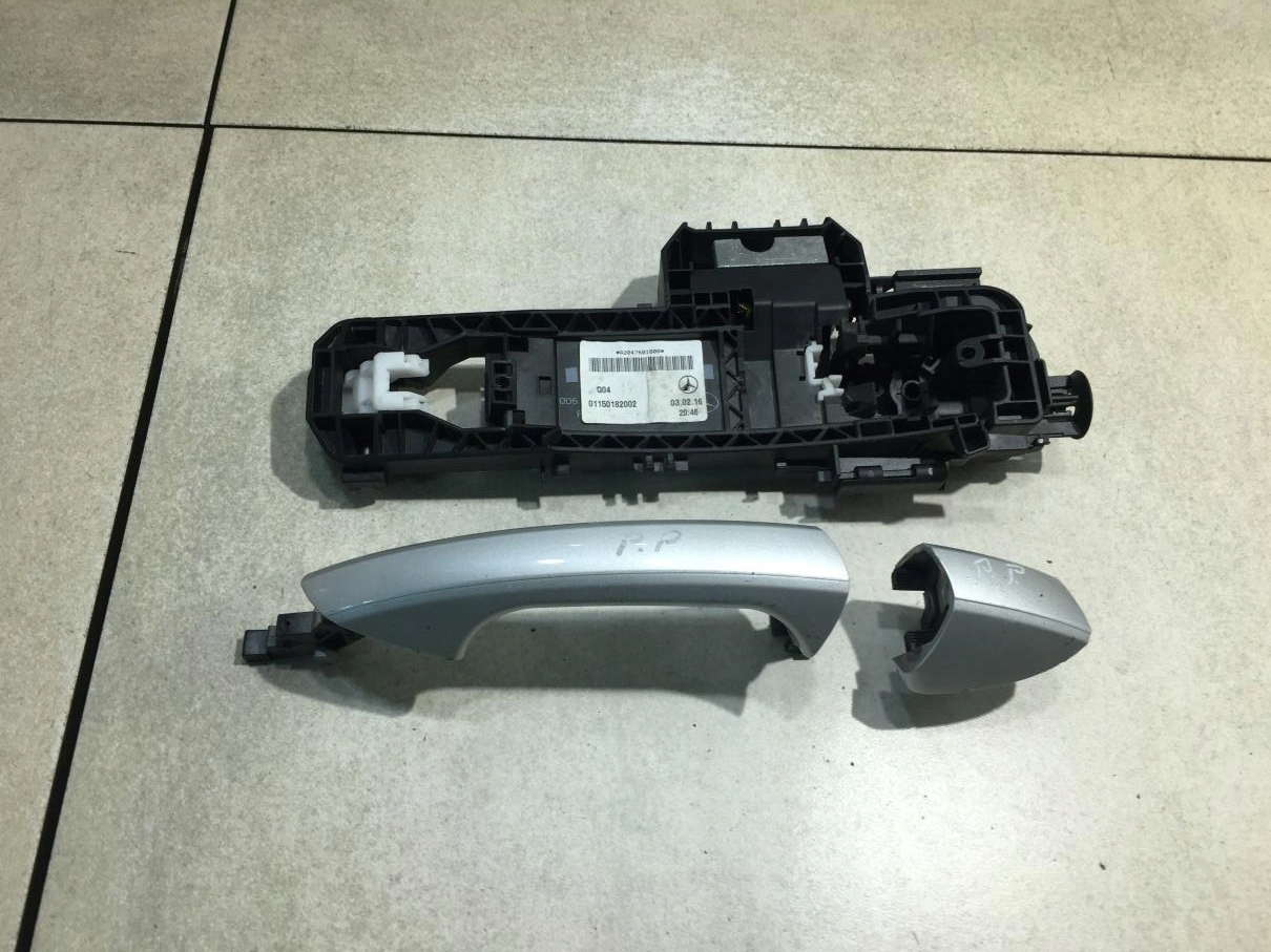 handle exterior right front MERCEDES W176 FL A2047600270