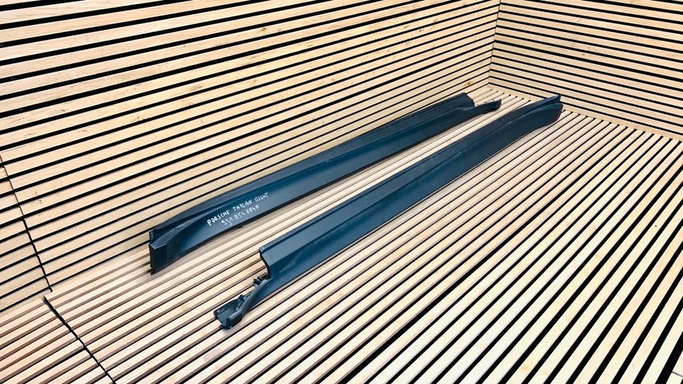 PORSCHE TAYCAN LISTWA PRÓG PRAWA LEWA 9J1854884F