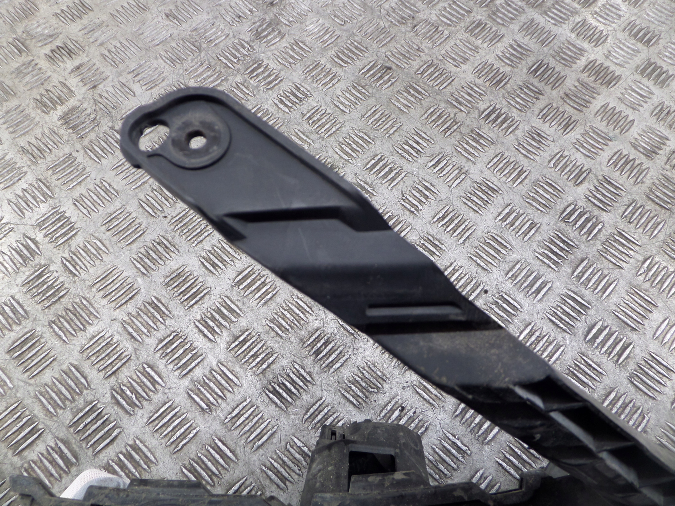 bumper bracket ORG right front SKODA OCTAVIA III LIFT 5E0807056D
