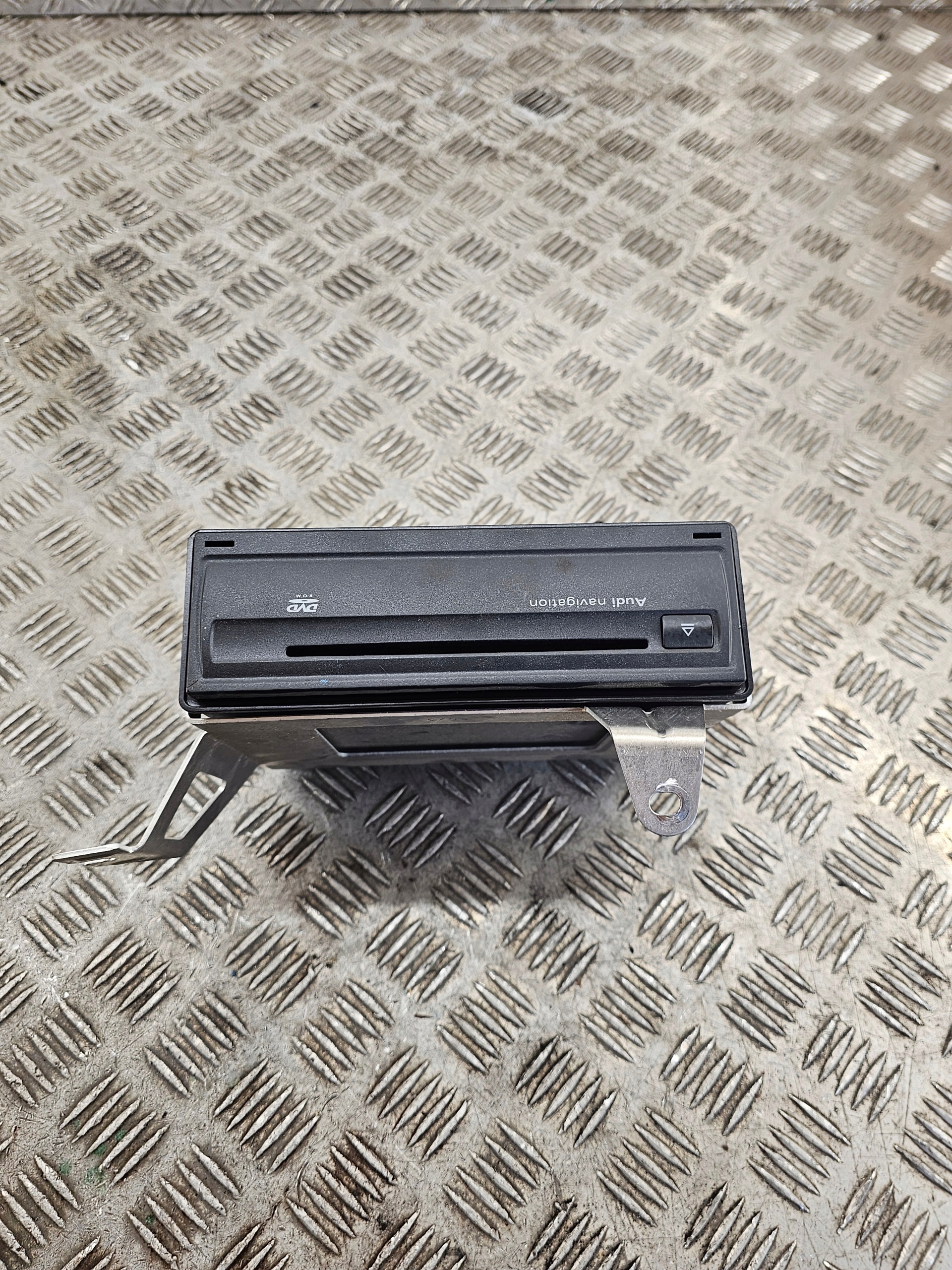 lecteur navigation AUDI A8 D3