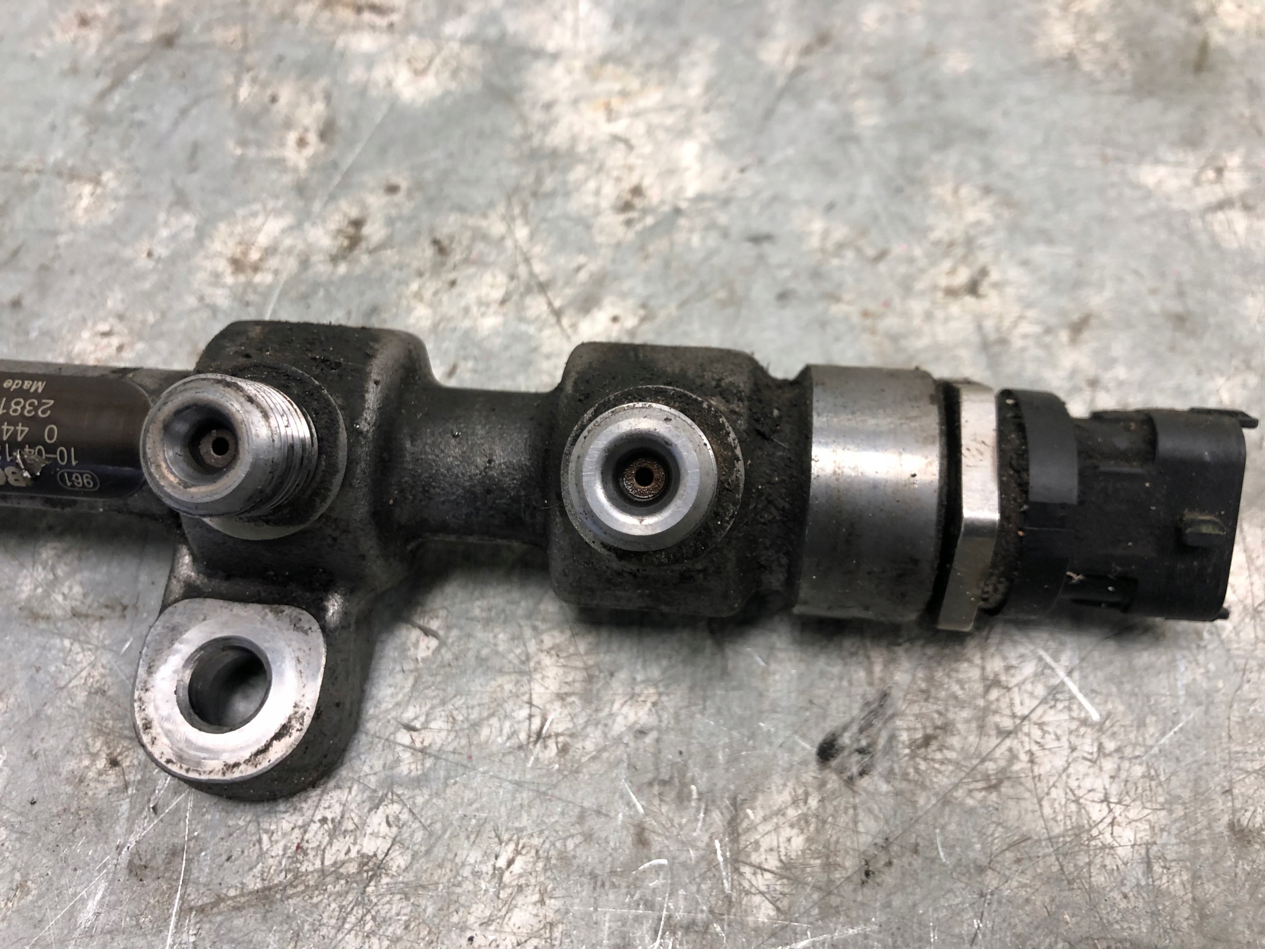 Rampe injection 1.4 1ND TOYOTA 23810-33030