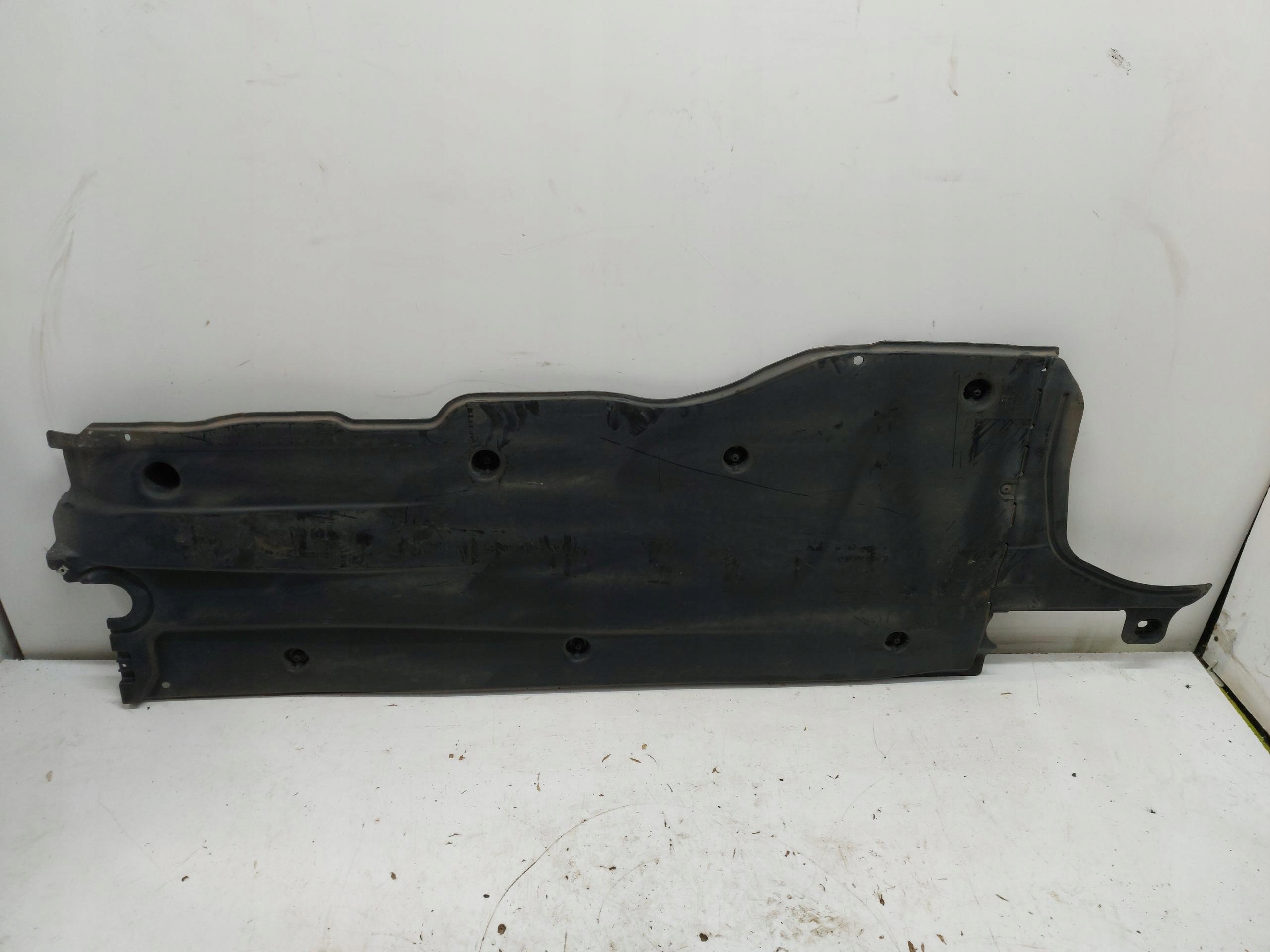 Cupra Formentor 5FF cover chassis right 5WA825202E