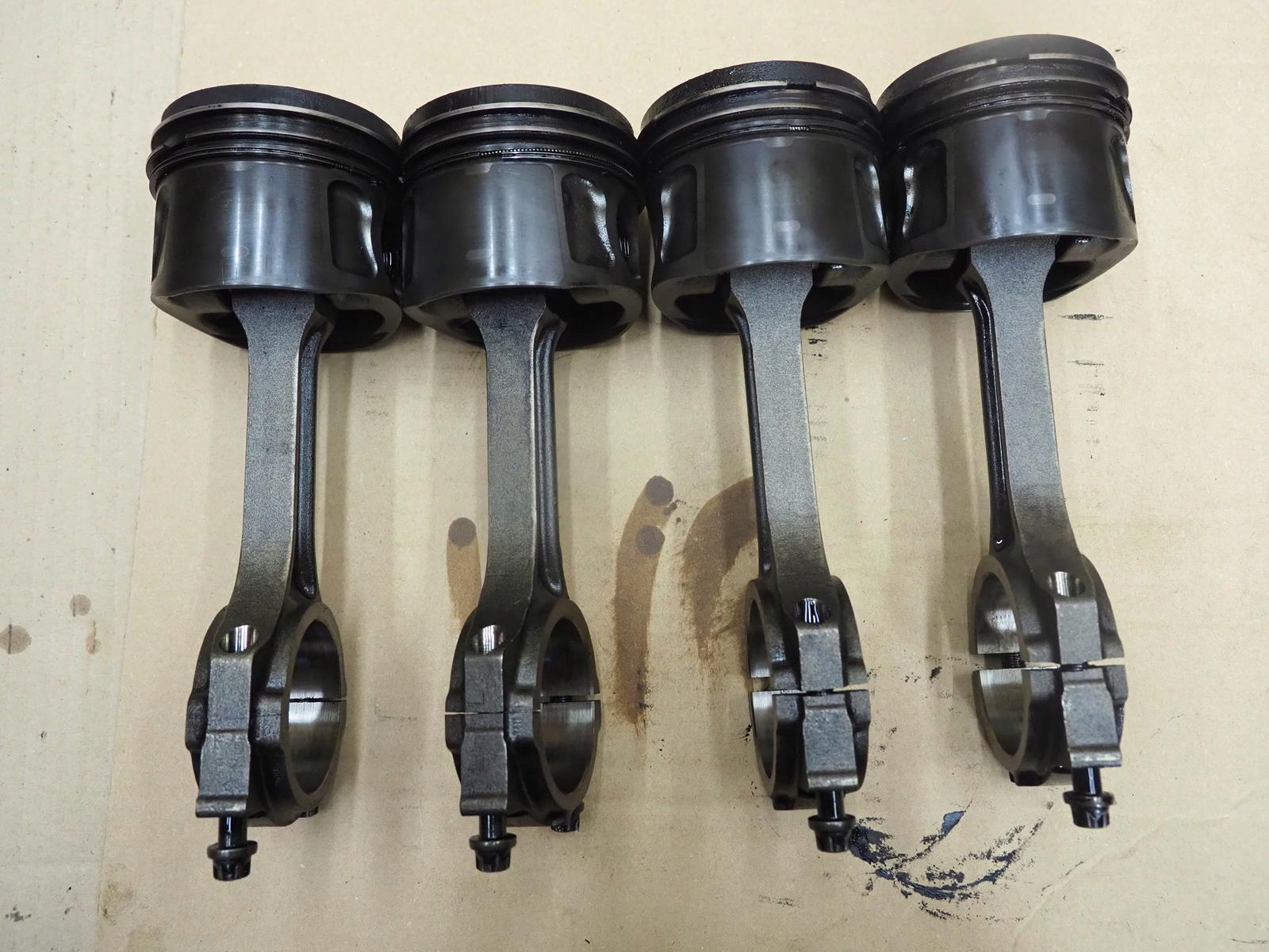 Ford Mondeo MK3 2.2 TDCI QJBA поршень шатун