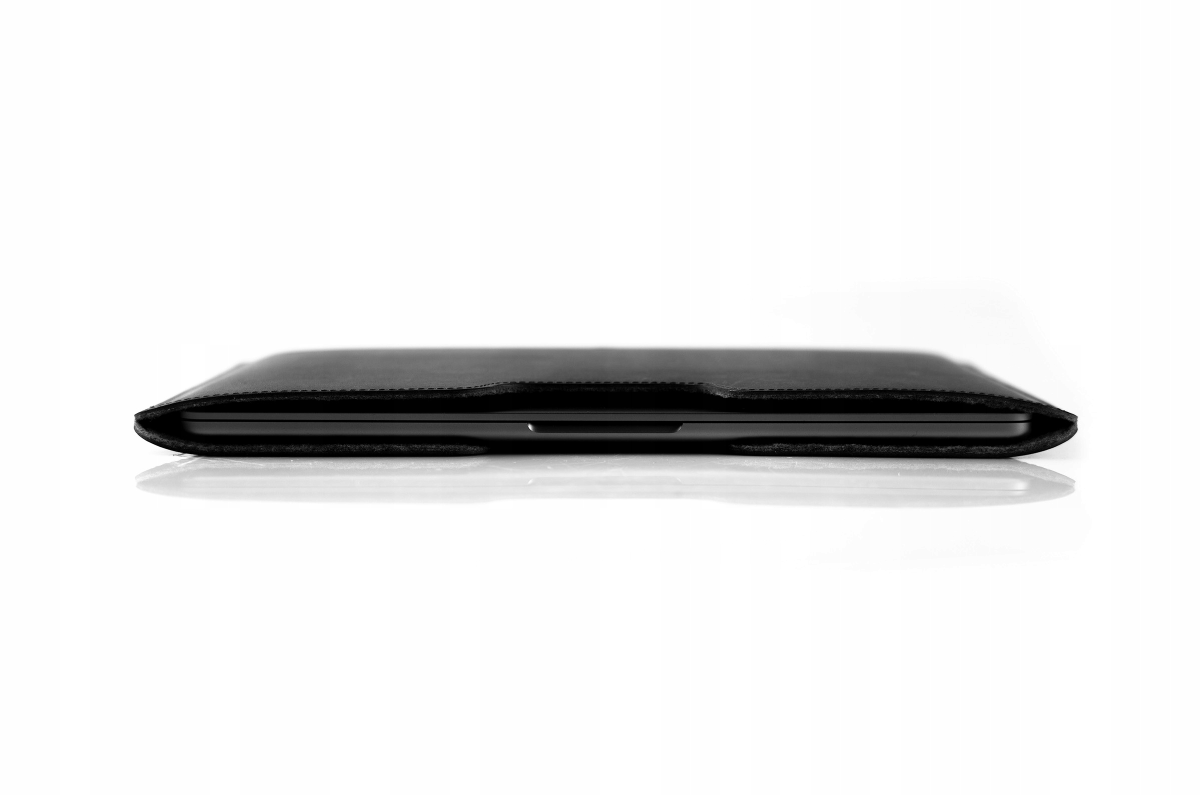 BALTAN Etui skórzane Razor do MacBooka Air 13" M4 czarne — 10