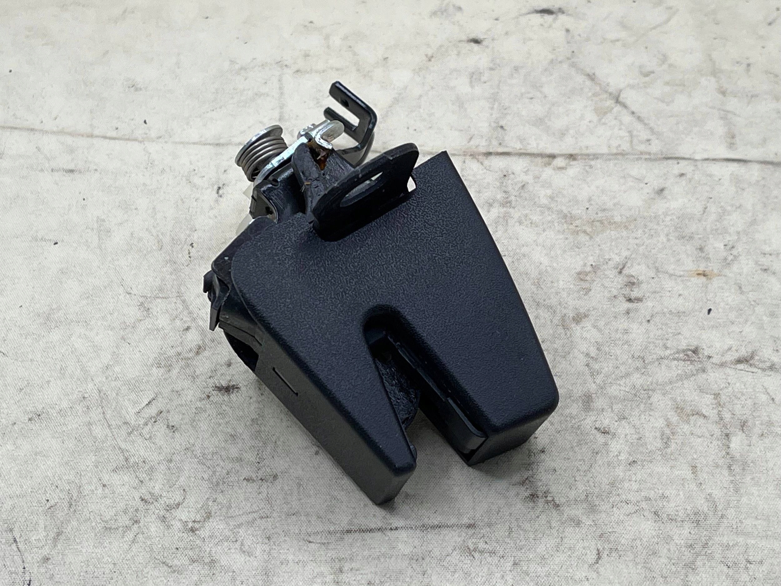 lock door left rear part VW T6 7E0827161B !J