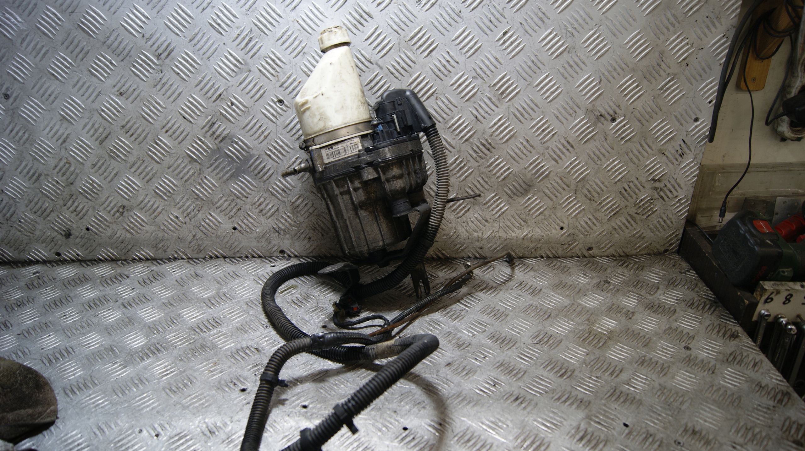 servo pump electrical OPEL ASTRA H 13188613
