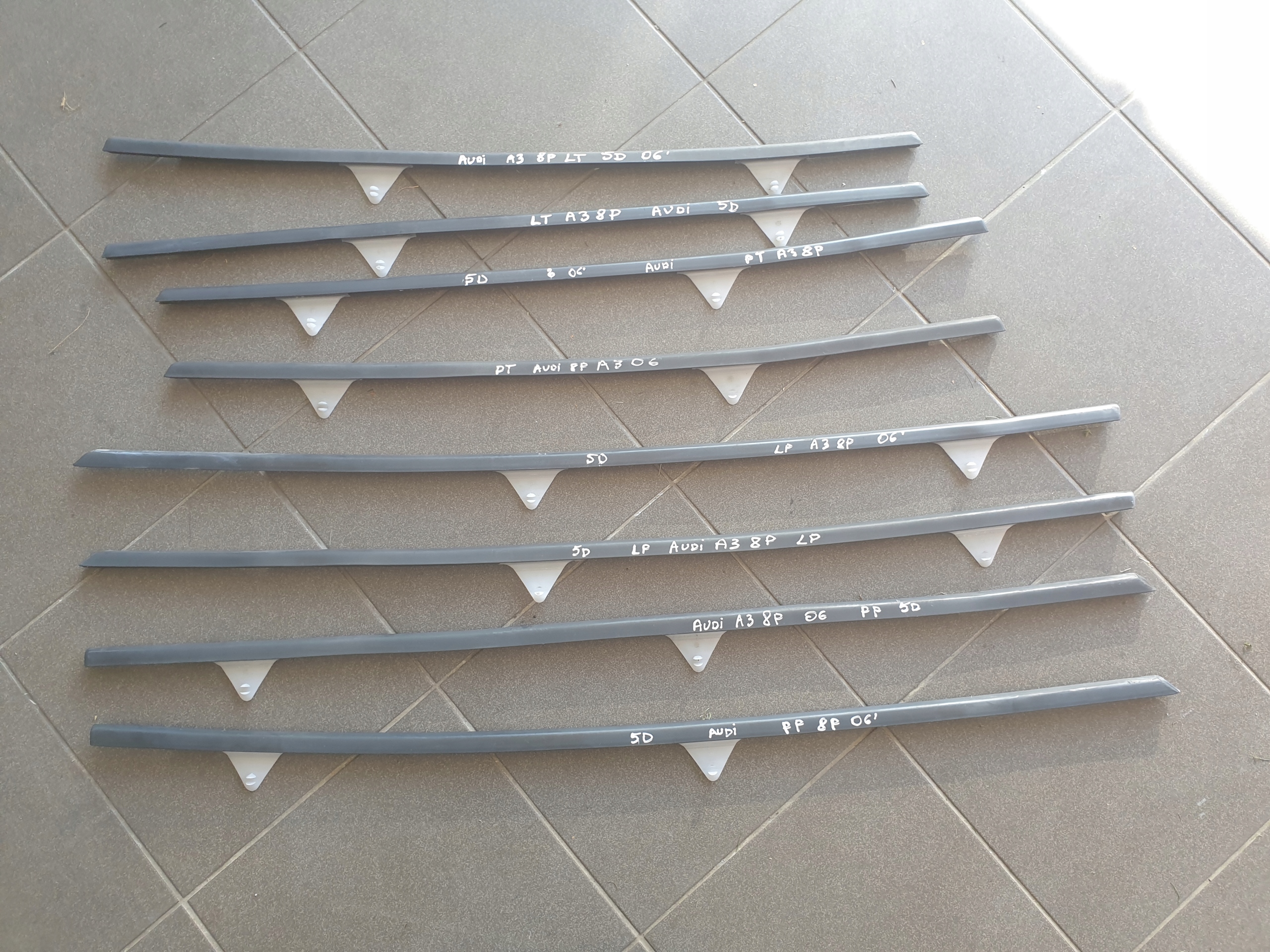 moulding dust door right side AUDI A3 8P 5D 2005