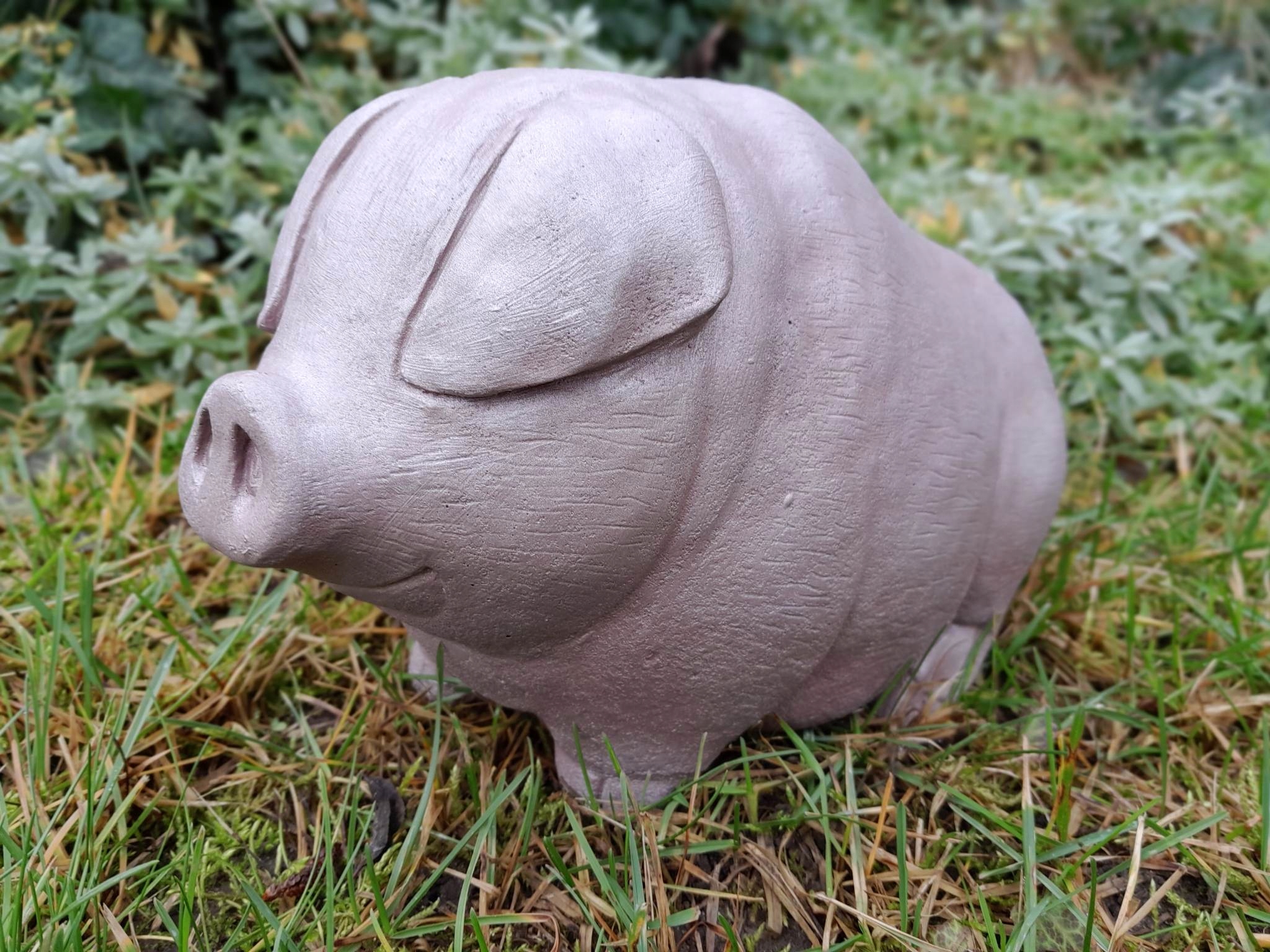 

Figura Ogrodowa Świnia Świnka Róż metaliczny