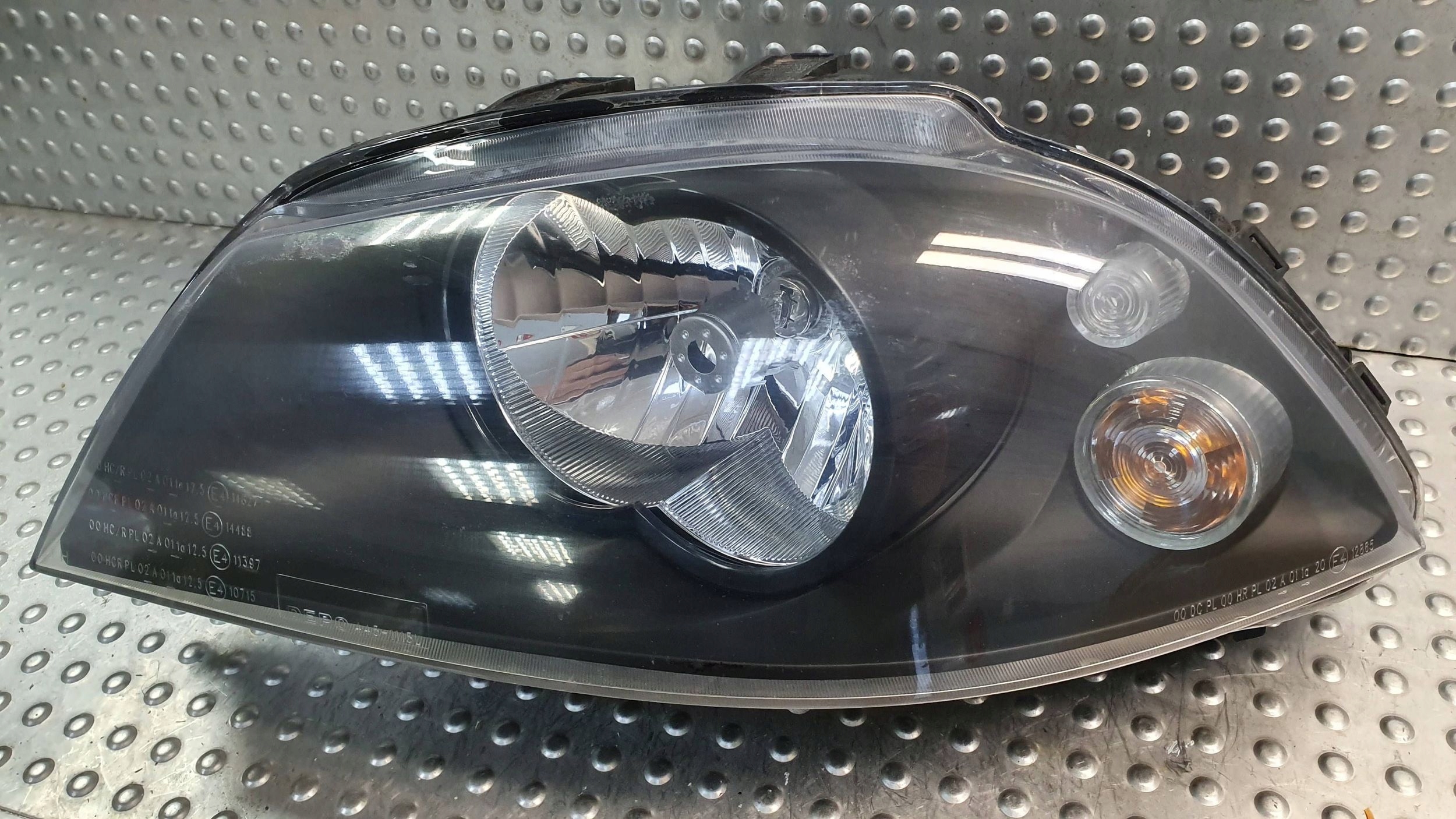 light front left SEAT IBIZA 6L 02
