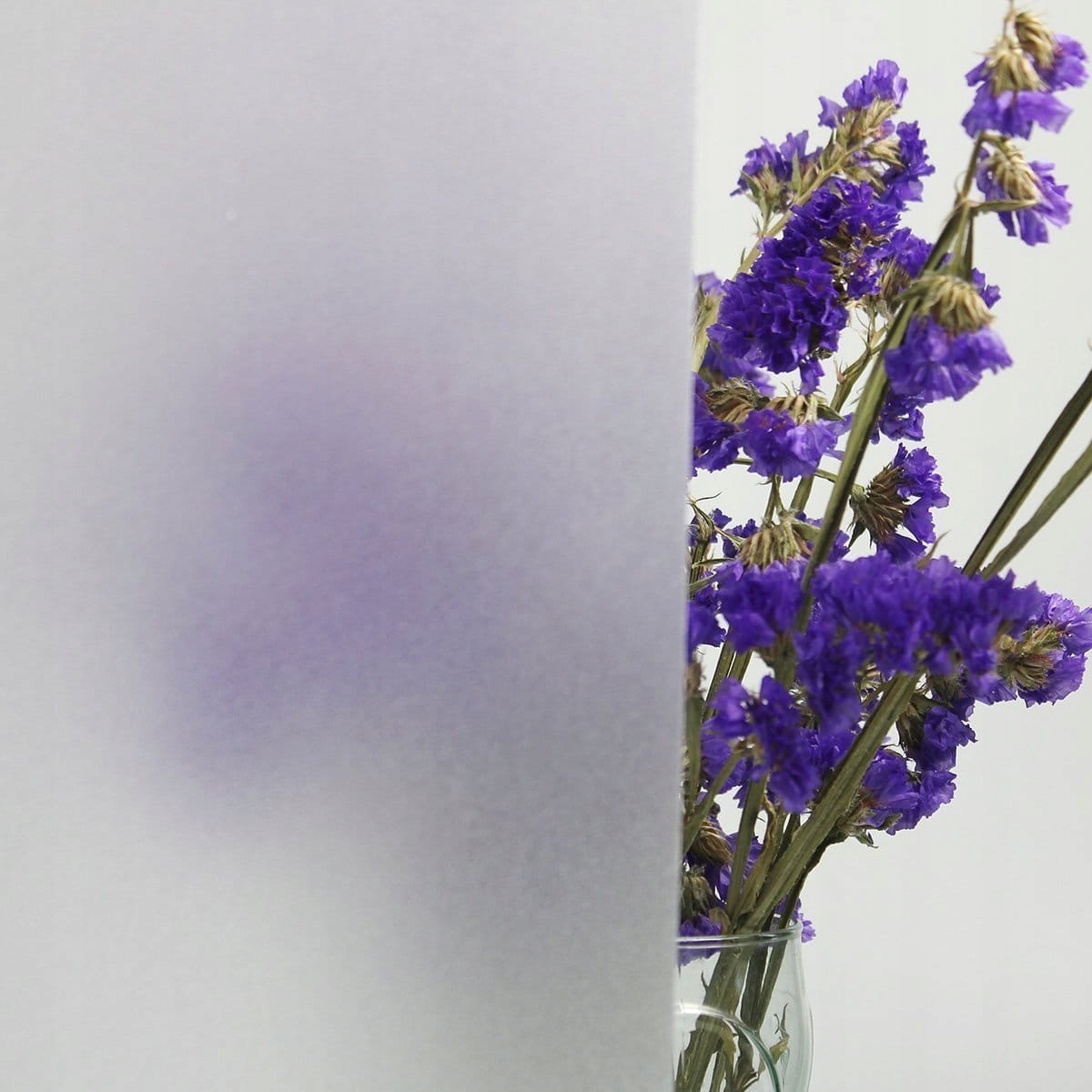 OKLEINA WITRAŻOWA 45CM SAMOPRZYLEPNA MLECZNA MAT Kolor biały odcienie szarości