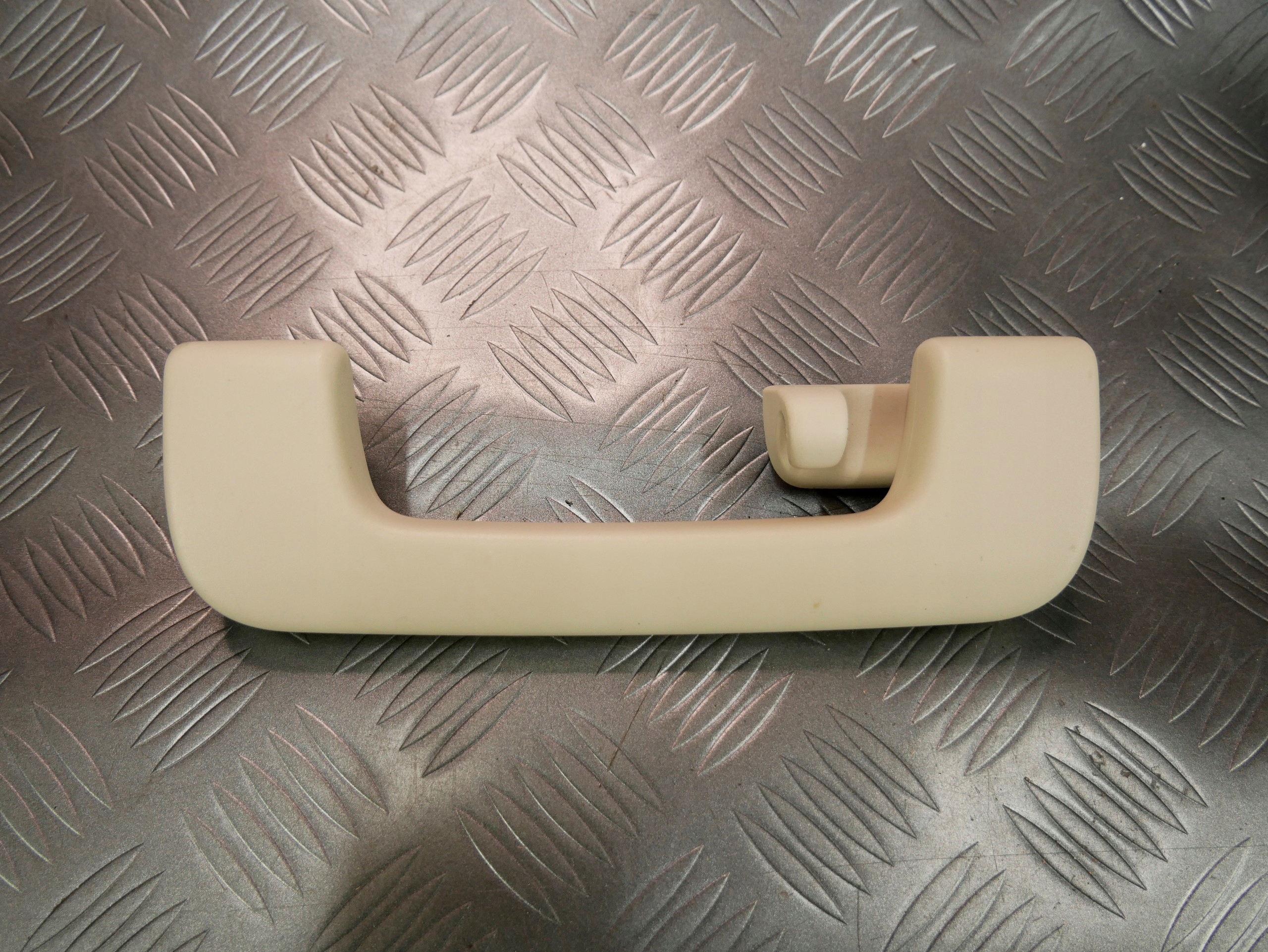 Rączka podsufitki tył tylna prawa beżowa 8P0857608H AUDI Q7 4L